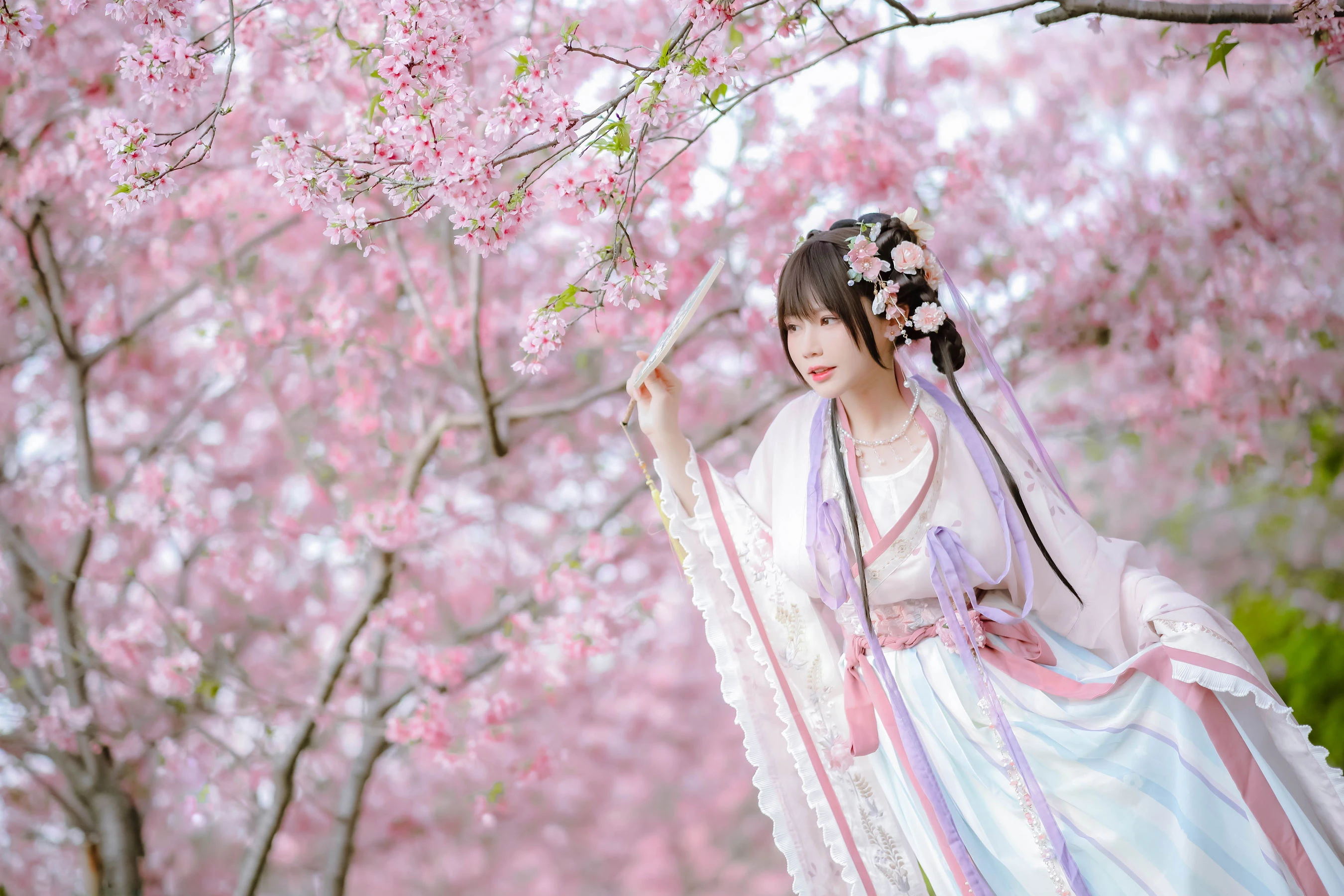 [辣妹]謝雅婷首發寫真作品：戶外攝影優雅彰顯謝雅婷蜂腰曲線格調綻放寫真集 - 46
