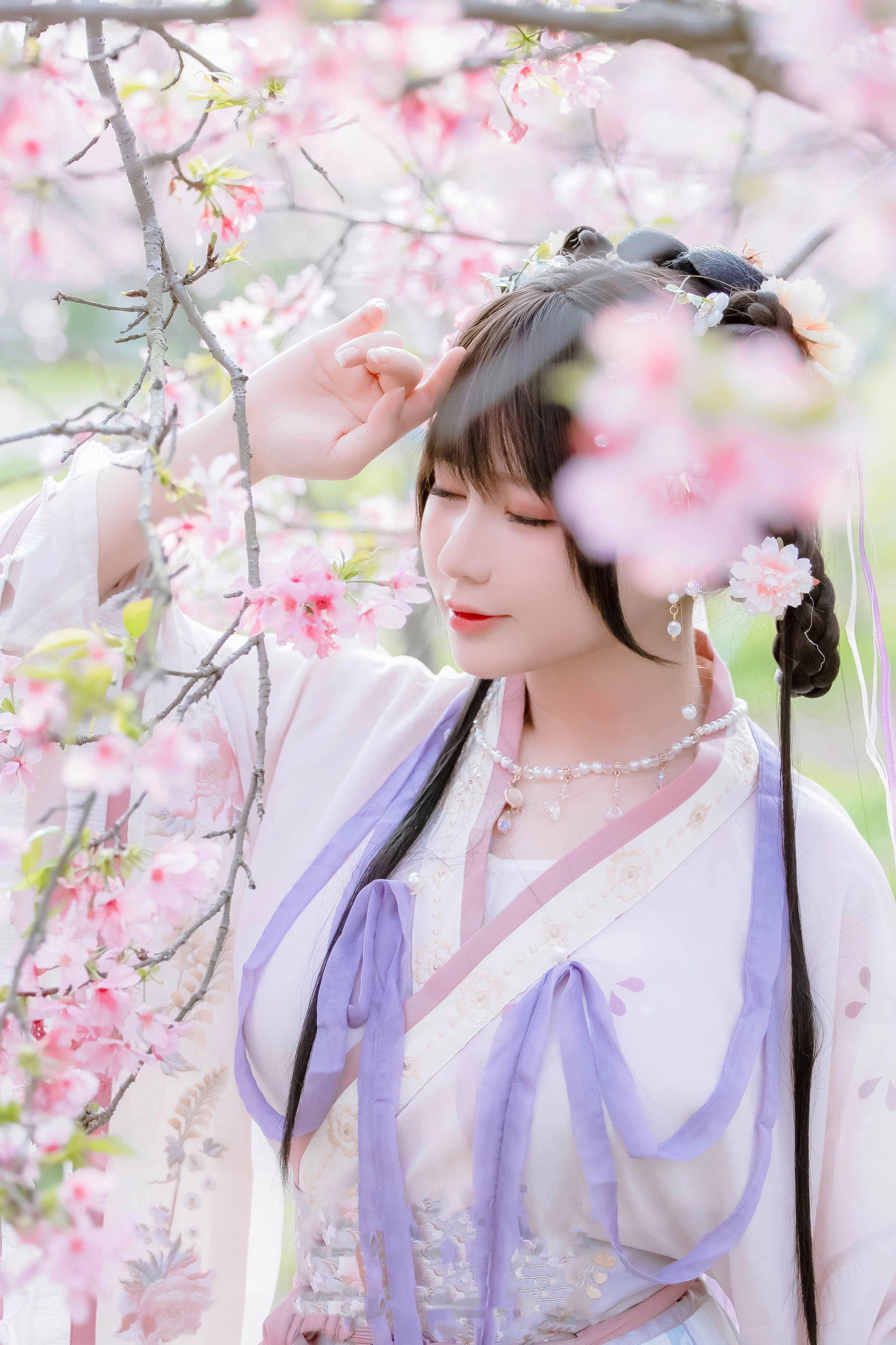 [辣妹]謝雅婷首發寫真作品：戶外攝影優雅彰顯謝雅婷蜂腰曲線格調綻放寫真集 - 5