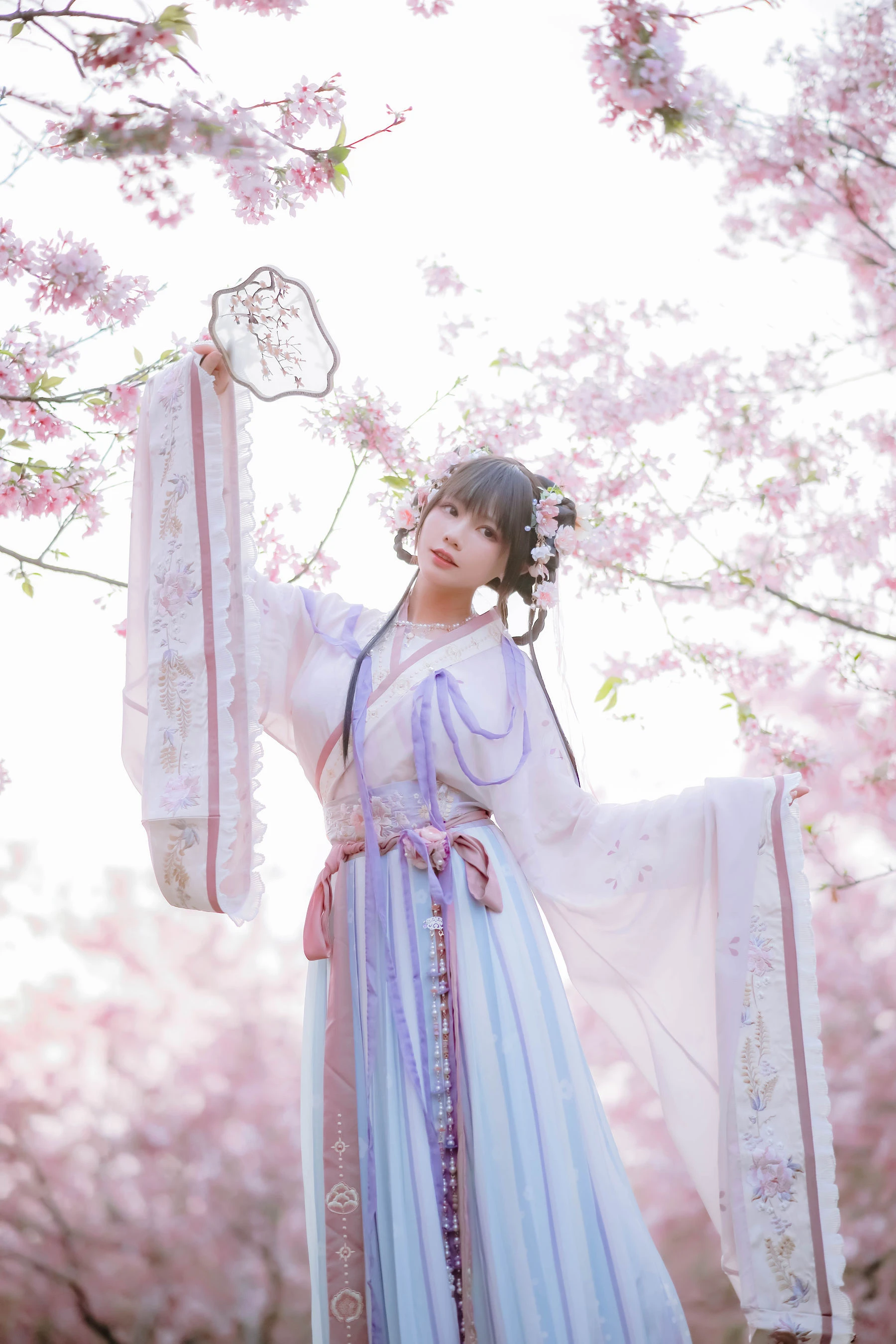 [辣妹]謝雅婷首發寫真作品：戶外攝影優雅彰顯謝雅婷蜂腰曲線格調綻放寫真集 - 7