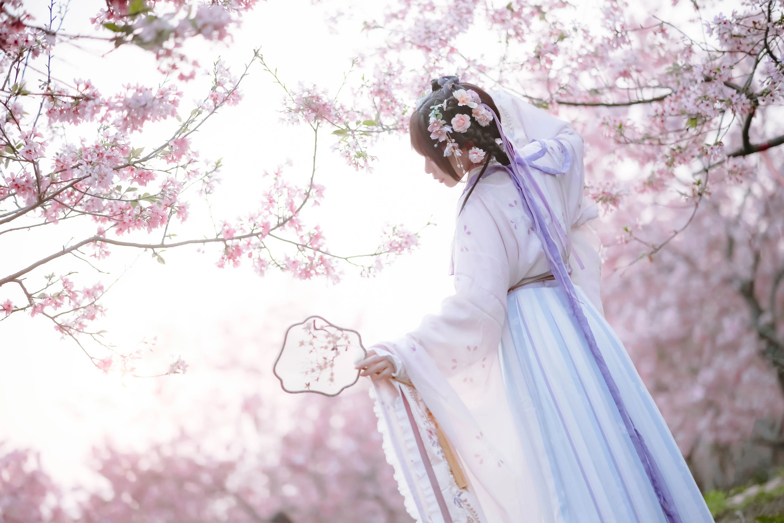 [辣妹]謝雅婷首發寫真作品：戶外攝影優雅彰顯謝雅婷蜂腰曲線格調綻放寫真集 - 8
