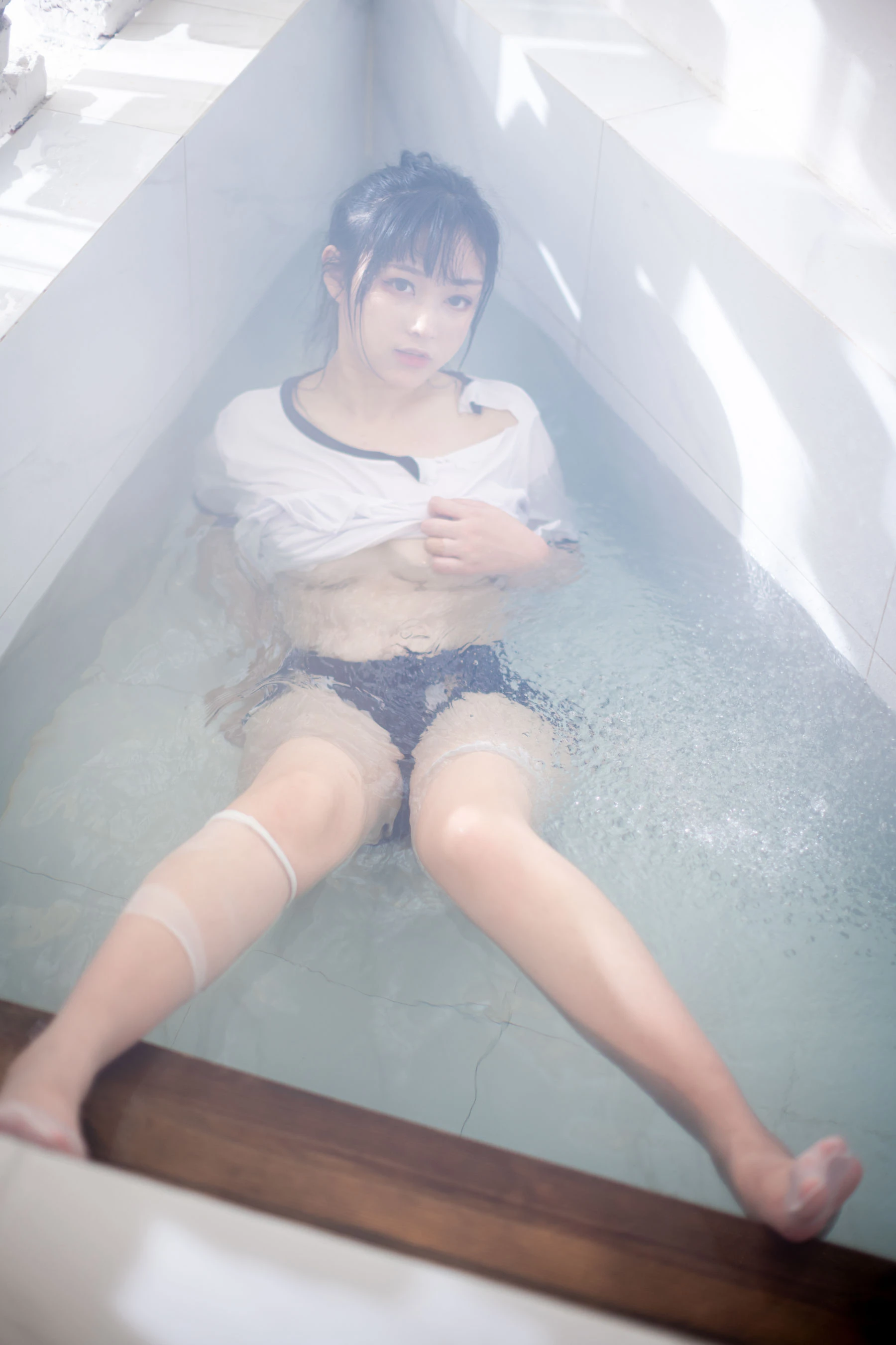 [美模]陳詩涵陳詩涵戶外高清圖集：清純格調釋放曲線誘惑詮釋寫真大片 - 15