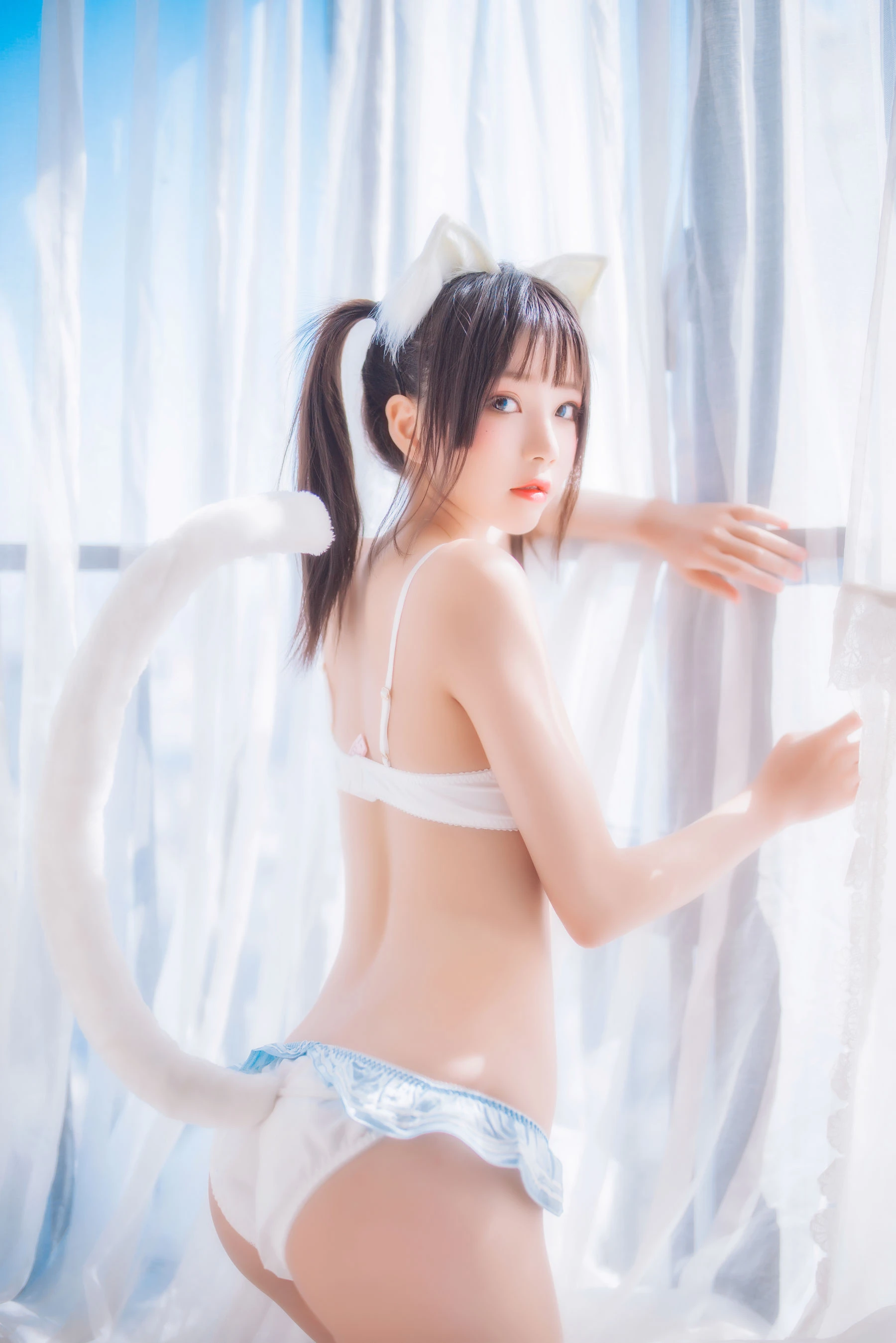 [女神]周雨桐周雨桐私藏大圖攝影：攝影棚優雅韻味展現美胸寫真合集 - 9