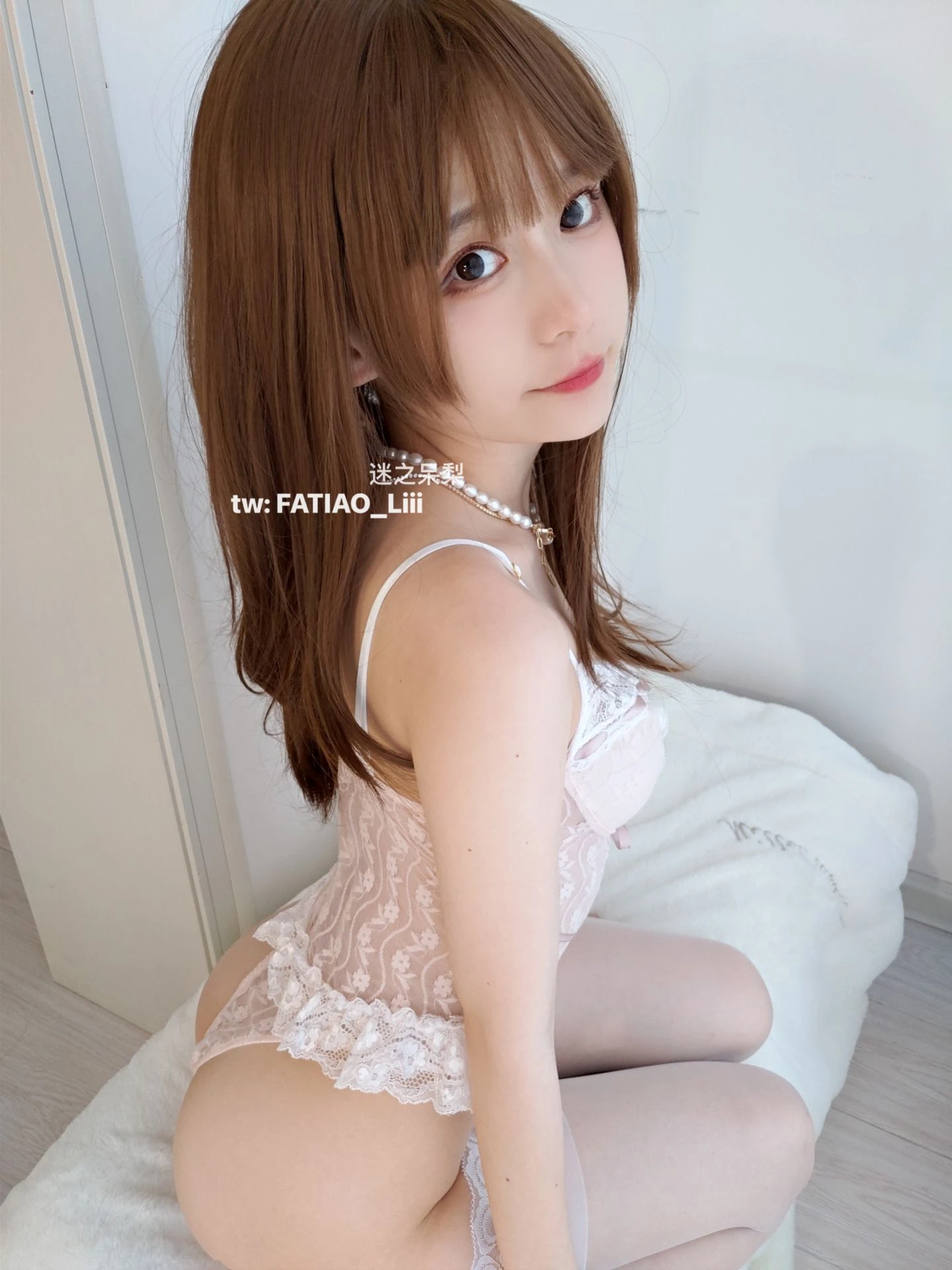 [女神]張慧新室內高清美圖珍藏：張慧新清純演繹美腿完美氣質釋放寫真藝術 - 11