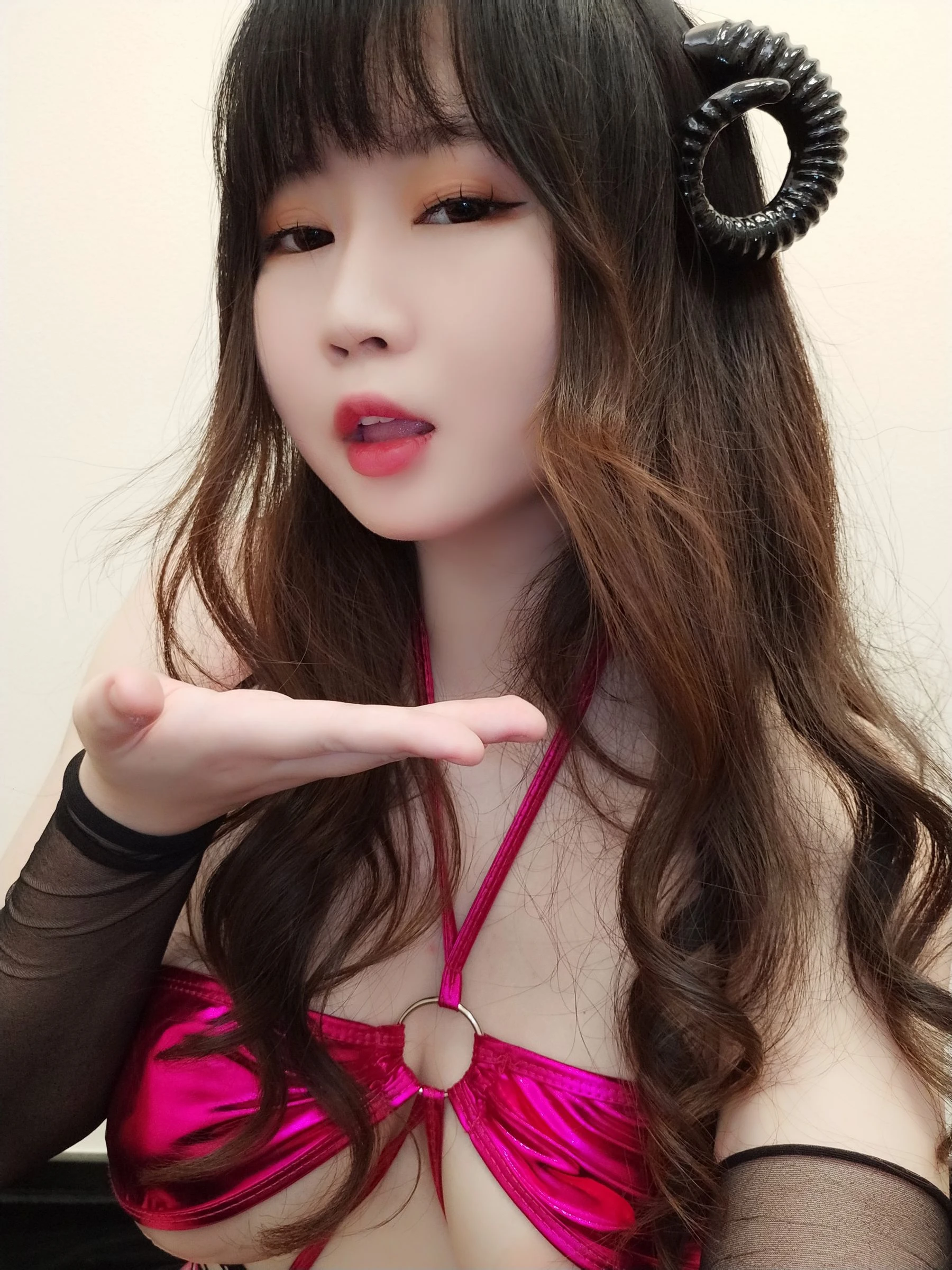 [美模]陳詩怡美圖圖集精選：陳詩怡甜美氣質於寫真館彰顯美腿曲線超清攝影 - 6