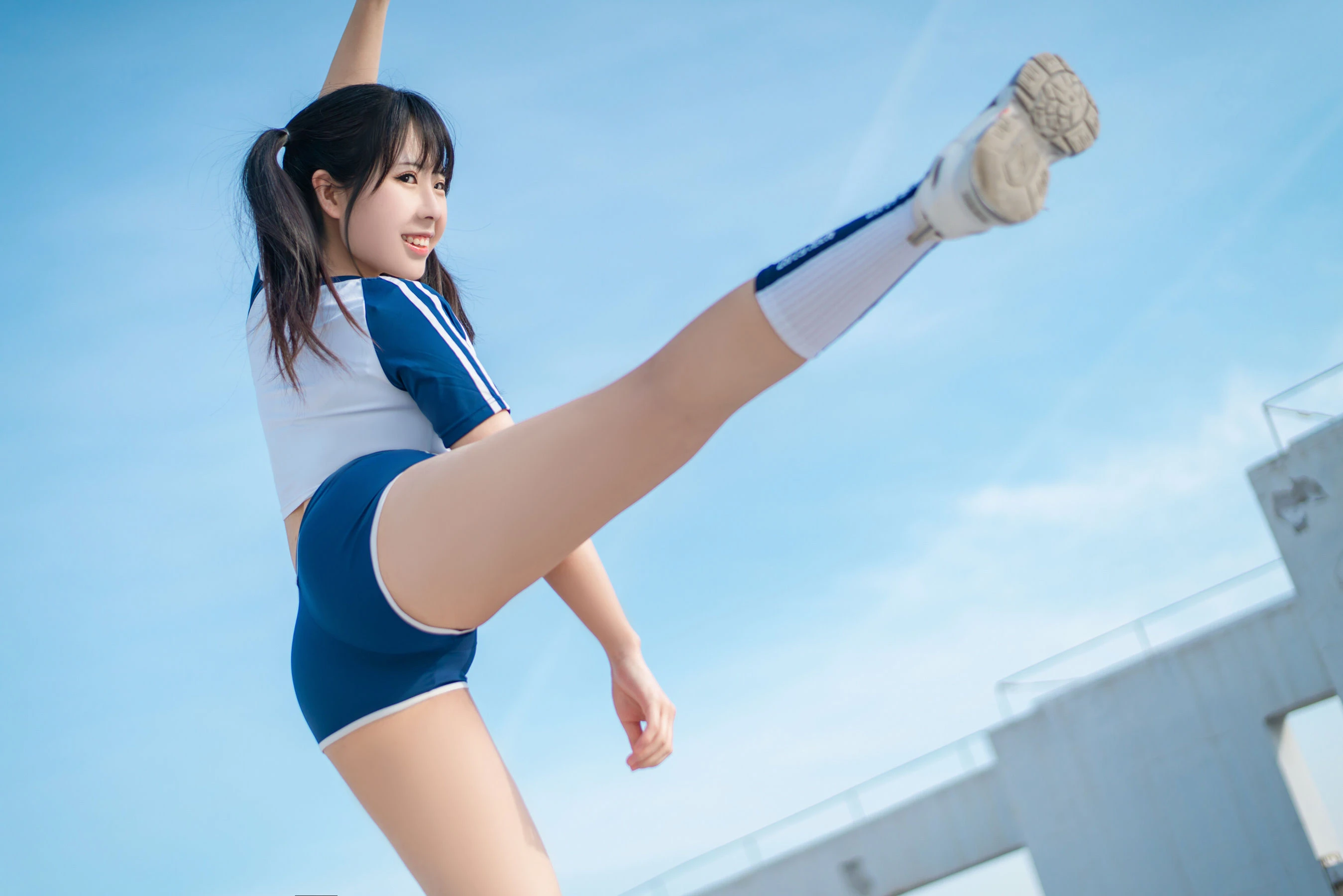 [正妹]高欣怡室內超清寫真珍藏：高欣怡優雅演繹長腿完美神韻綻放寫真藝術 - 11