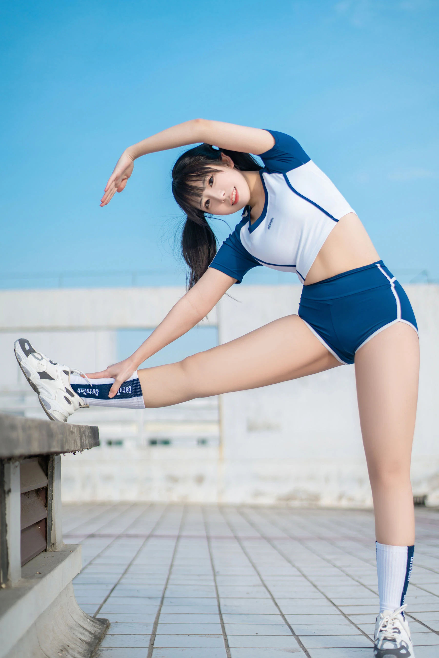 [正妹]高欣怡室內超清寫真珍藏：高欣怡優雅演繹長腿完美神韻綻放寫真藝術 - 34
