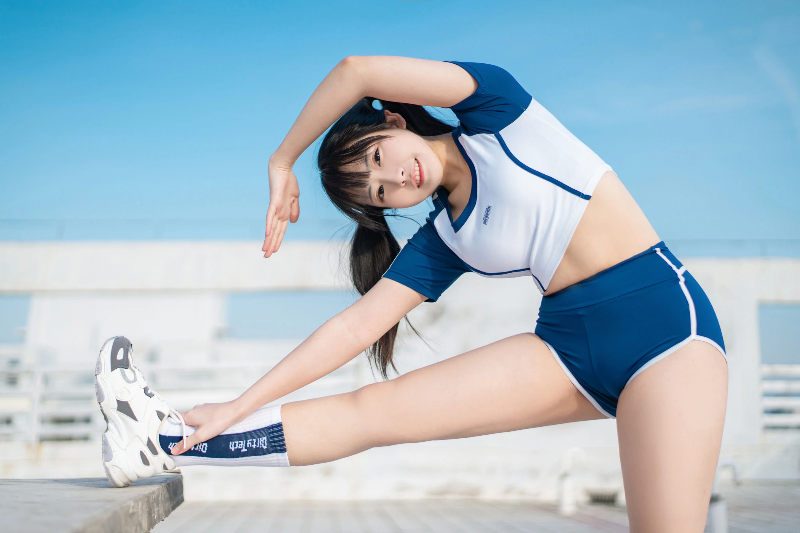 [正妹]高欣怡室內超清寫真珍藏：高欣怡優雅演繹長腿完美神韻綻放寫真藝術 - 35