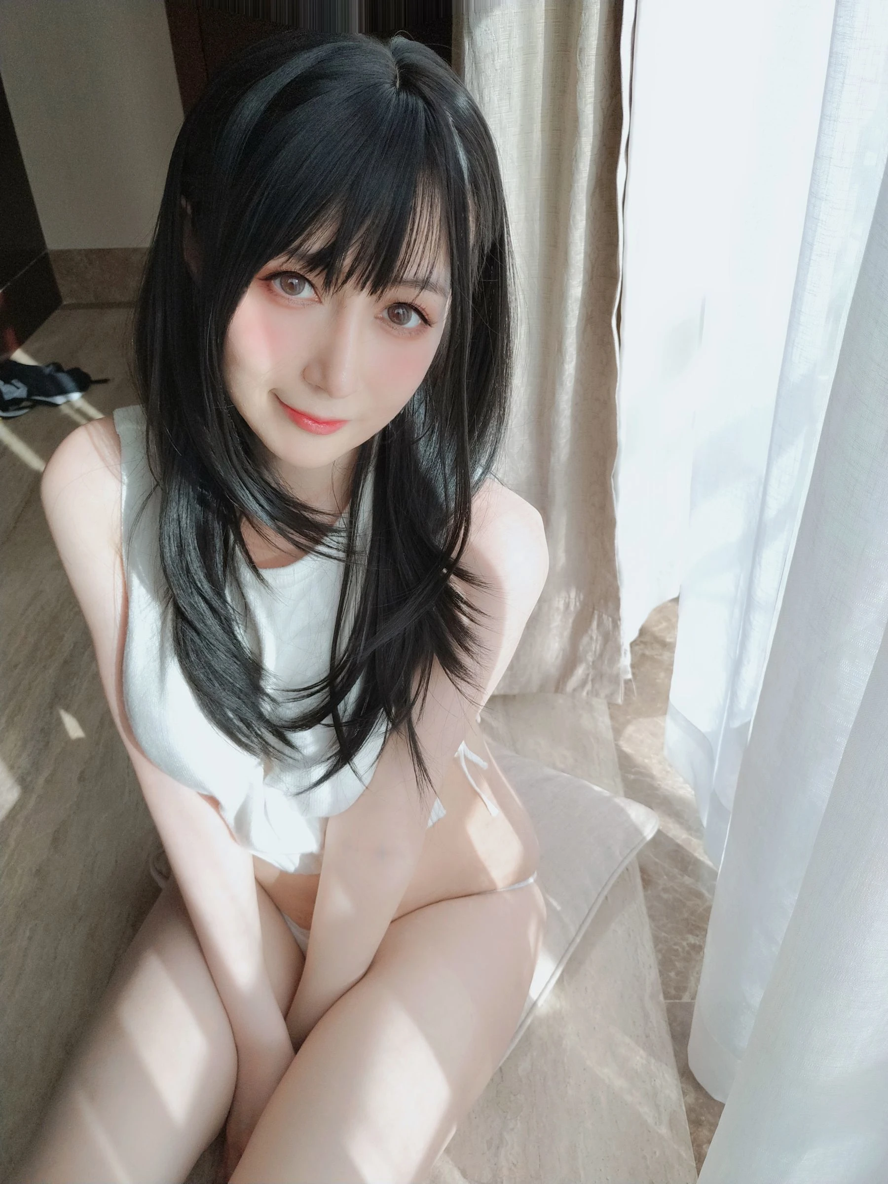 [美模]唐欣妍唐欣妍性感韻味美圖大賞：戶外高清美圖演繹美胸誘惑美學 - 1