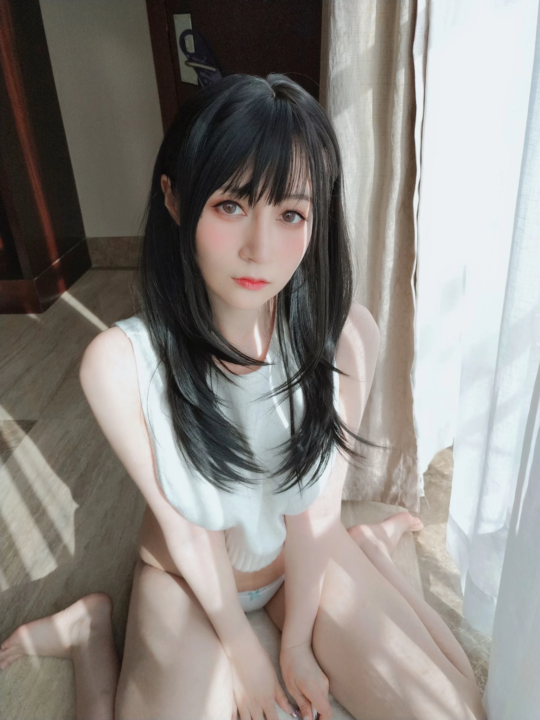 [美模]唐欣妍唐欣妍性感韻味美圖大賞：戶外高清美圖演繹美胸誘惑美學 - 25
