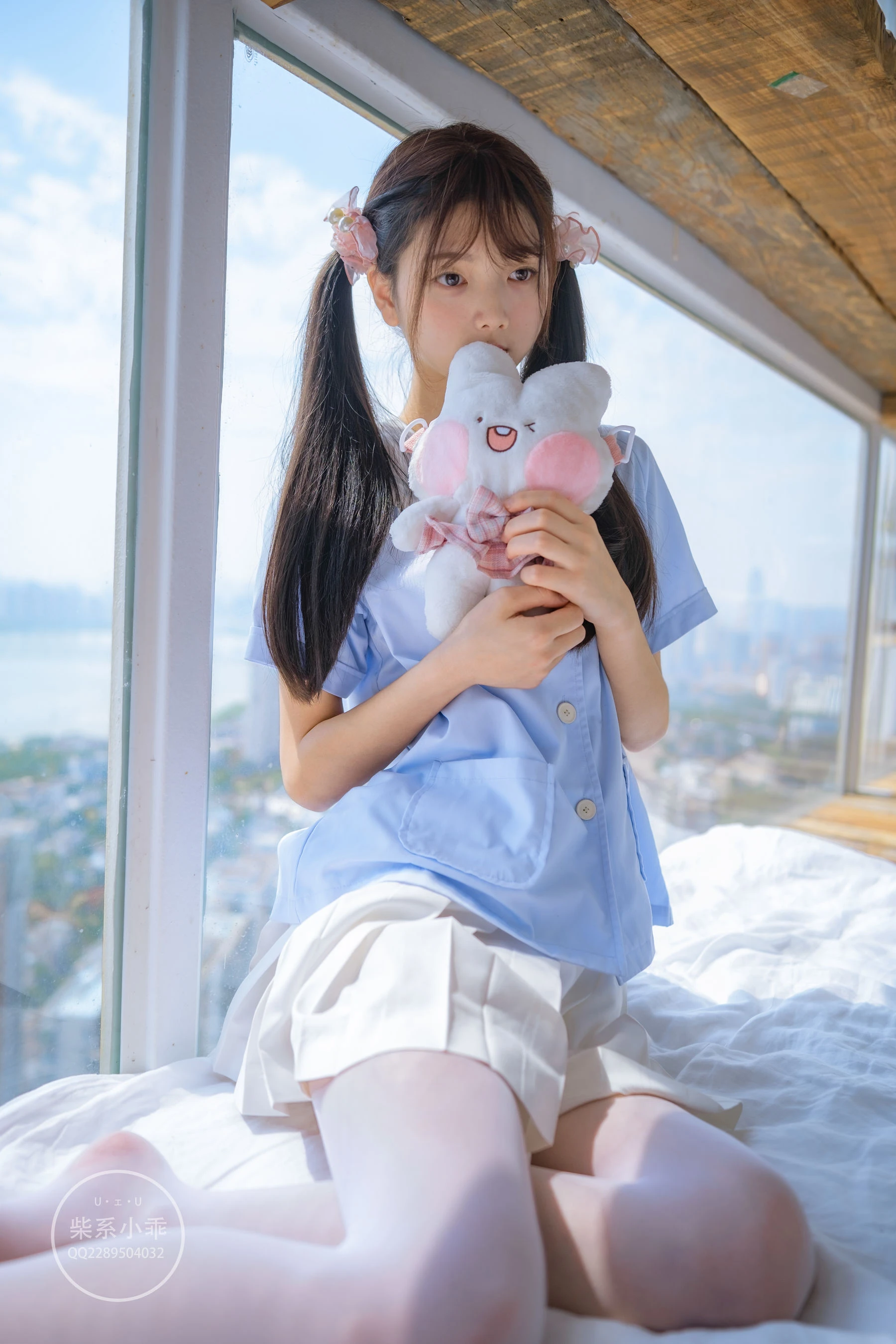 [熟女]馮雅琳室內珍藏大片珍藏：馮雅琳優雅演繹美腿完美風採展現寫真藝術 - 2