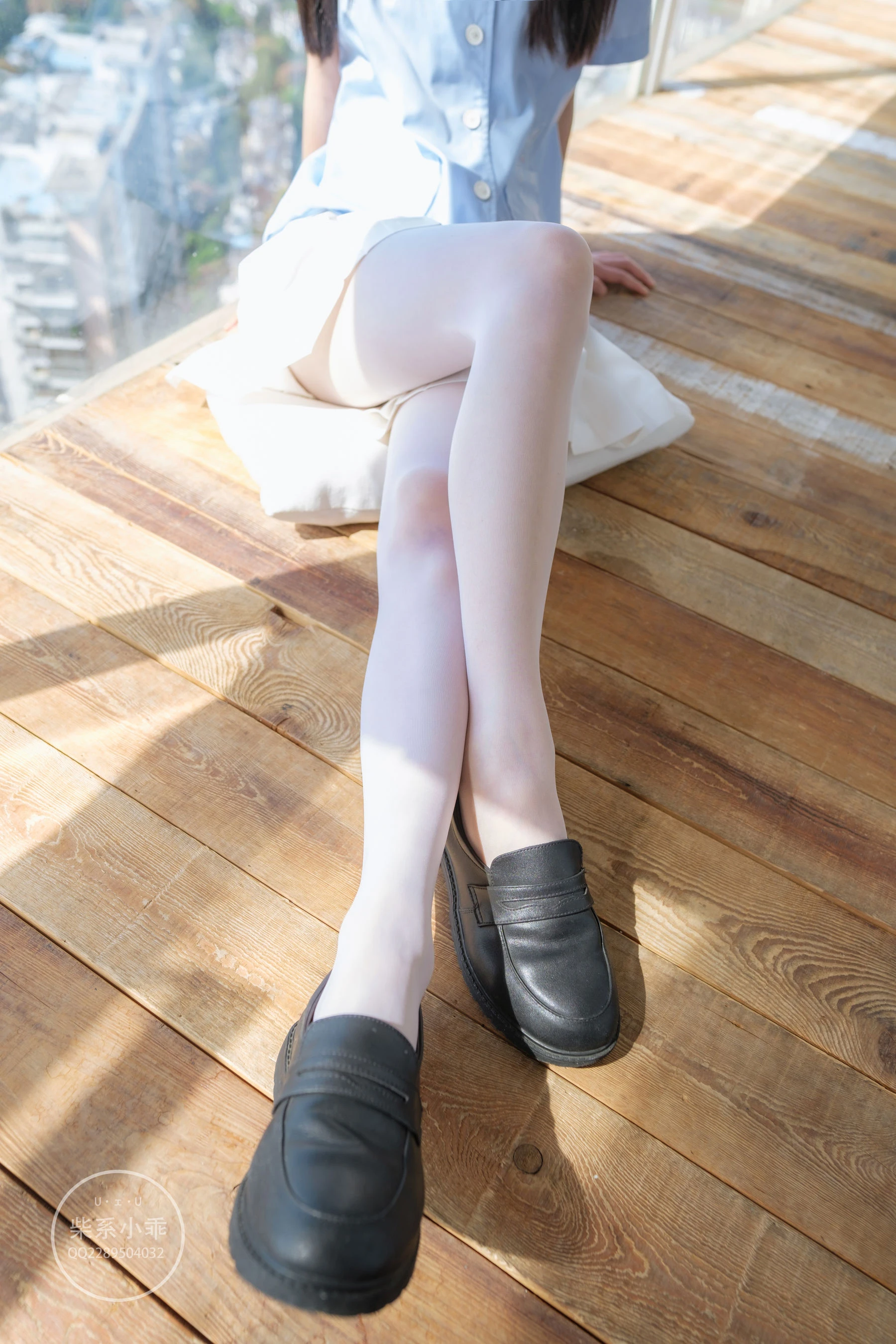 [熟女]馮雅琳室內珍藏大片珍藏：馮雅琳優雅演繹美腿完美風採展現寫真藝術 - 7