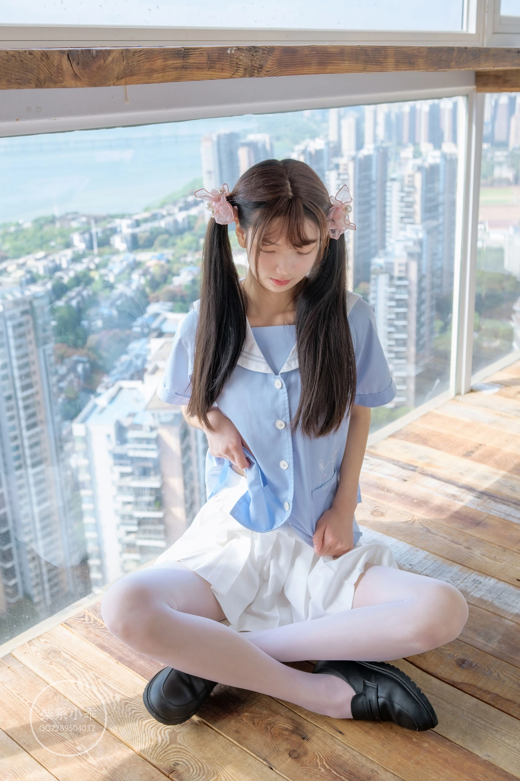 [熟女]馮雅琳室內珍藏大片珍藏：馮雅琳優雅演繹美腿完美風採展現寫真藝術 - 71