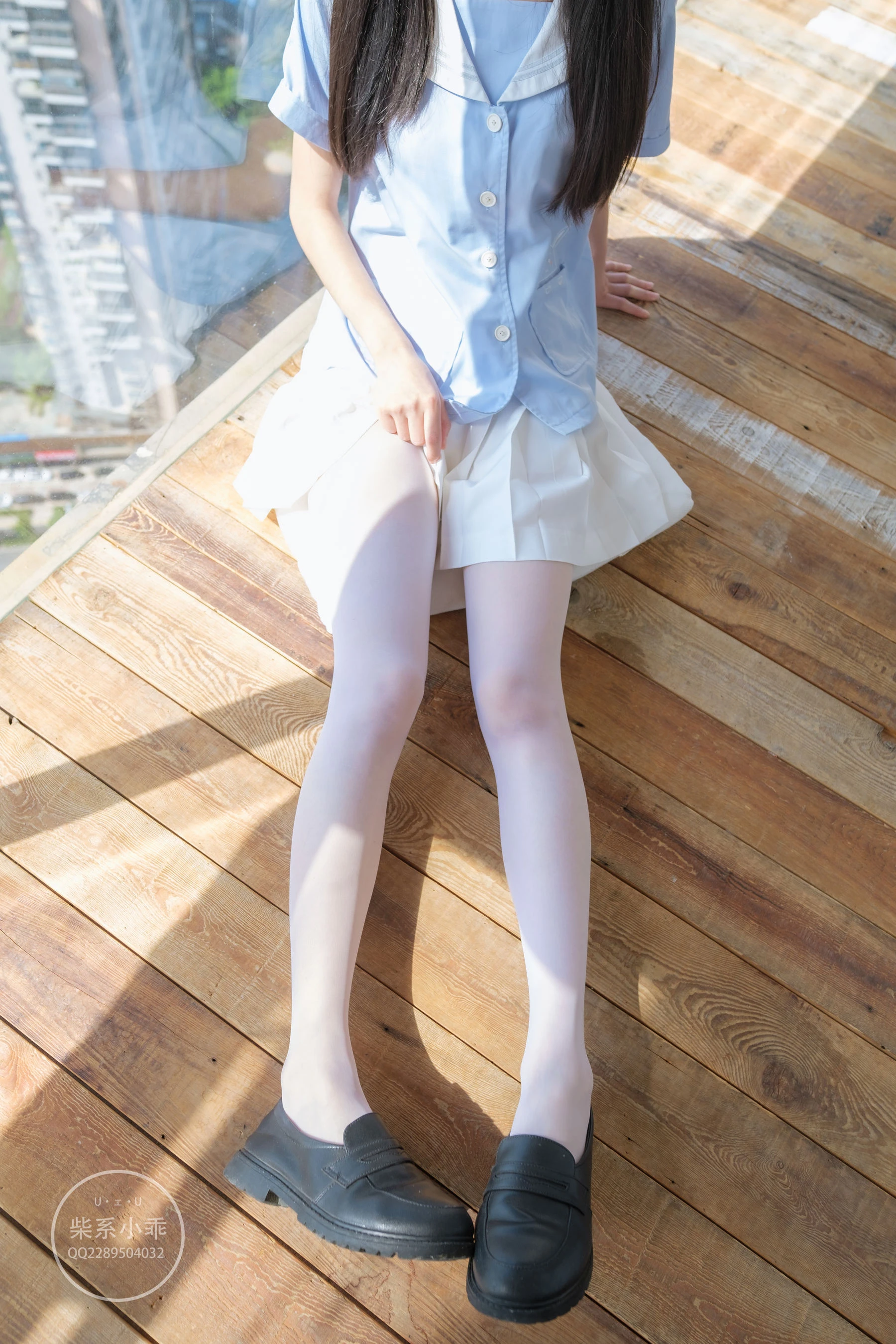 [熟女]馮雅琳室內珍藏大片珍藏：馮雅琳優雅演繹美腿完美風採展現寫真藝術 - 8
