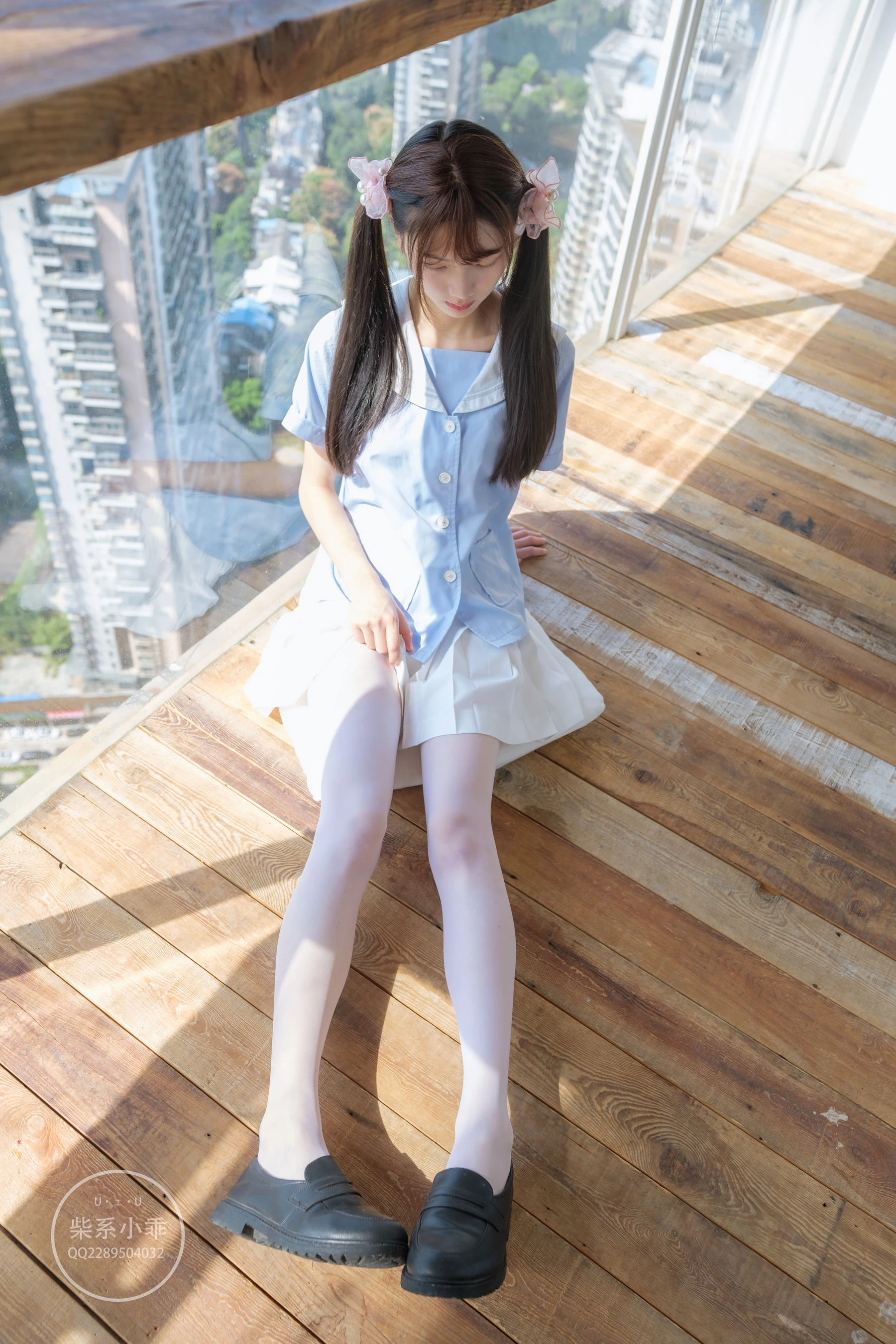 [熟女]馮雅琳室內珍藏大片珍藏：馮雅琳優雅演繹美腿完美風採展現寫真藝術 - 9