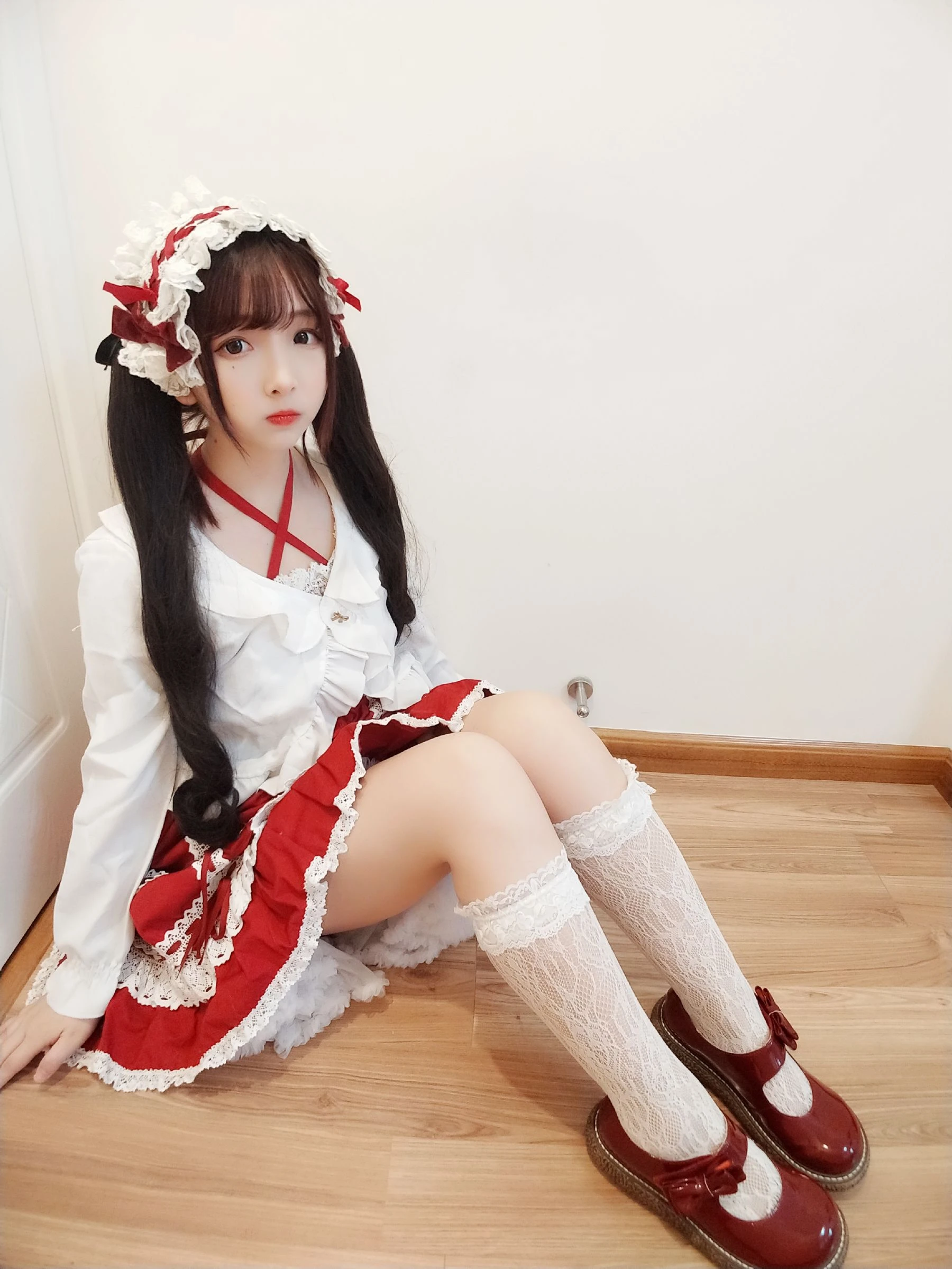 [網紅]唐曉雪超清攝影棚攝影藝術：唐曉雪清純神韻彰顯美腿完美曲線寫真 - 19