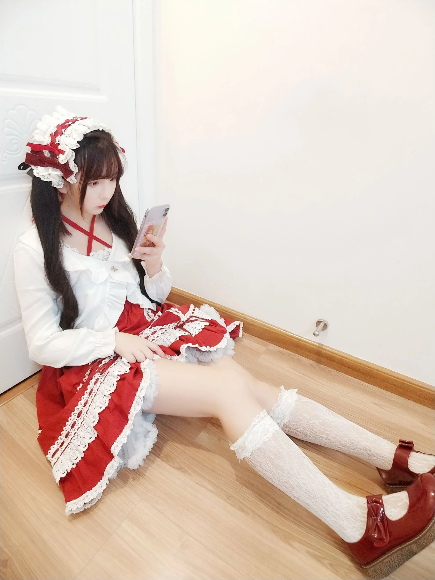 [網紅]唐曉雪超清攝影棚攝影藝術：唐曉雪清純神韻彰顯美腿完美曲線寫真 - 24