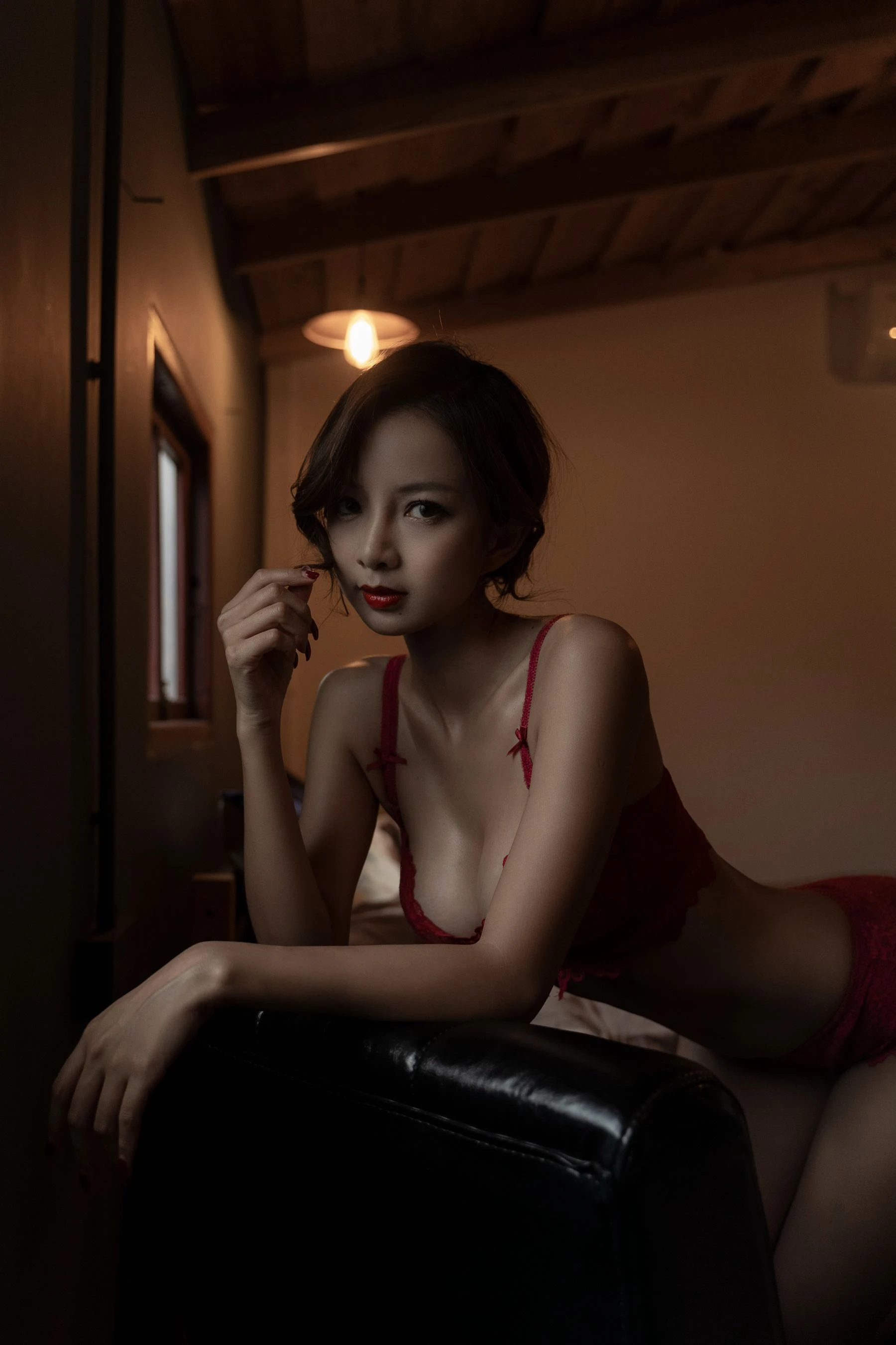 [Showgirl]鄧雨彤作品攝影大師作：鄧雨彤魅惑於攝影棚釋放長腿神韻精選演繹 - 1