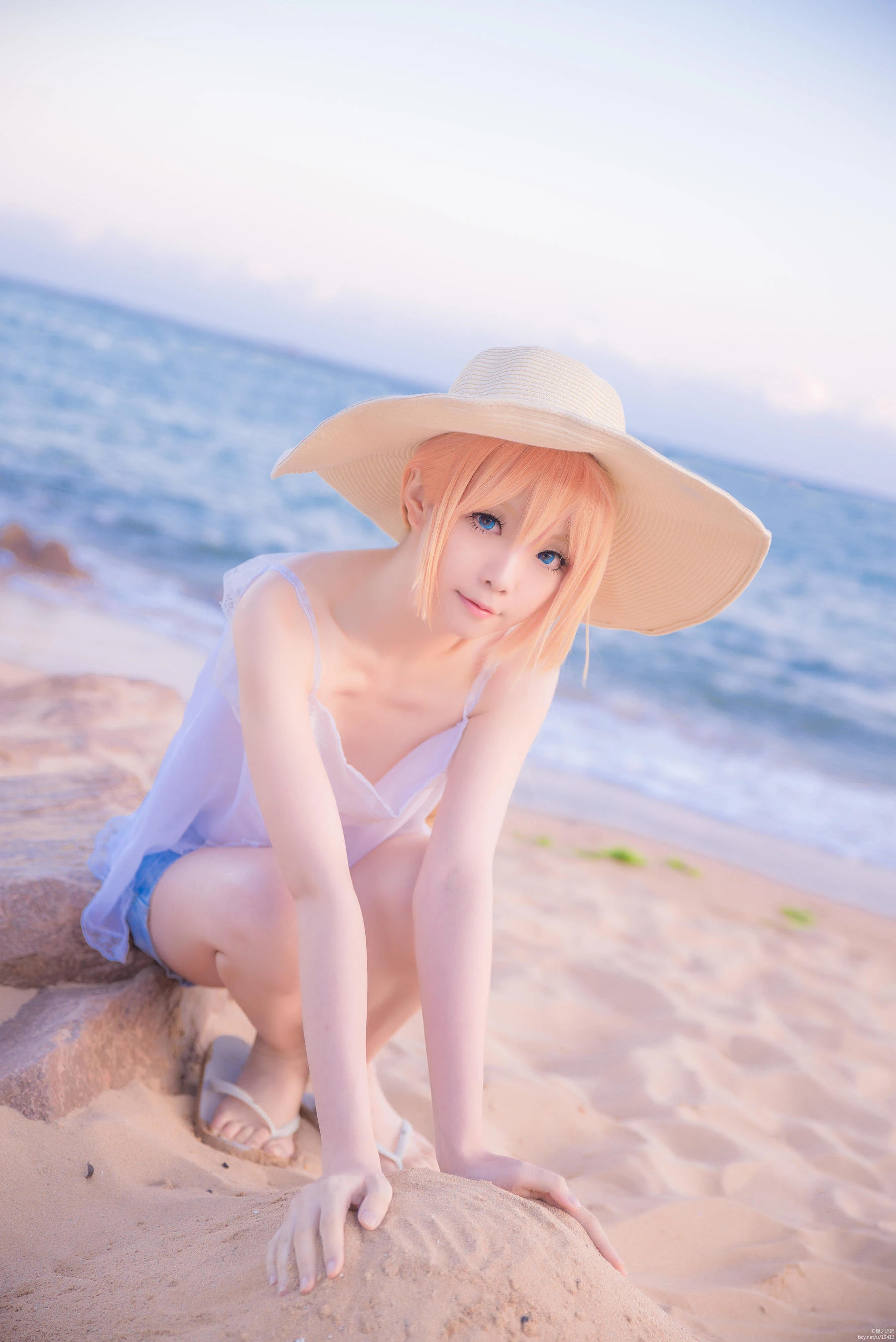 [Showgirl]何莉婷私房大圖美圖珍藏：何莉婷火辣演繹蜂腰完美魅力凸顯寫真藝術 - 1