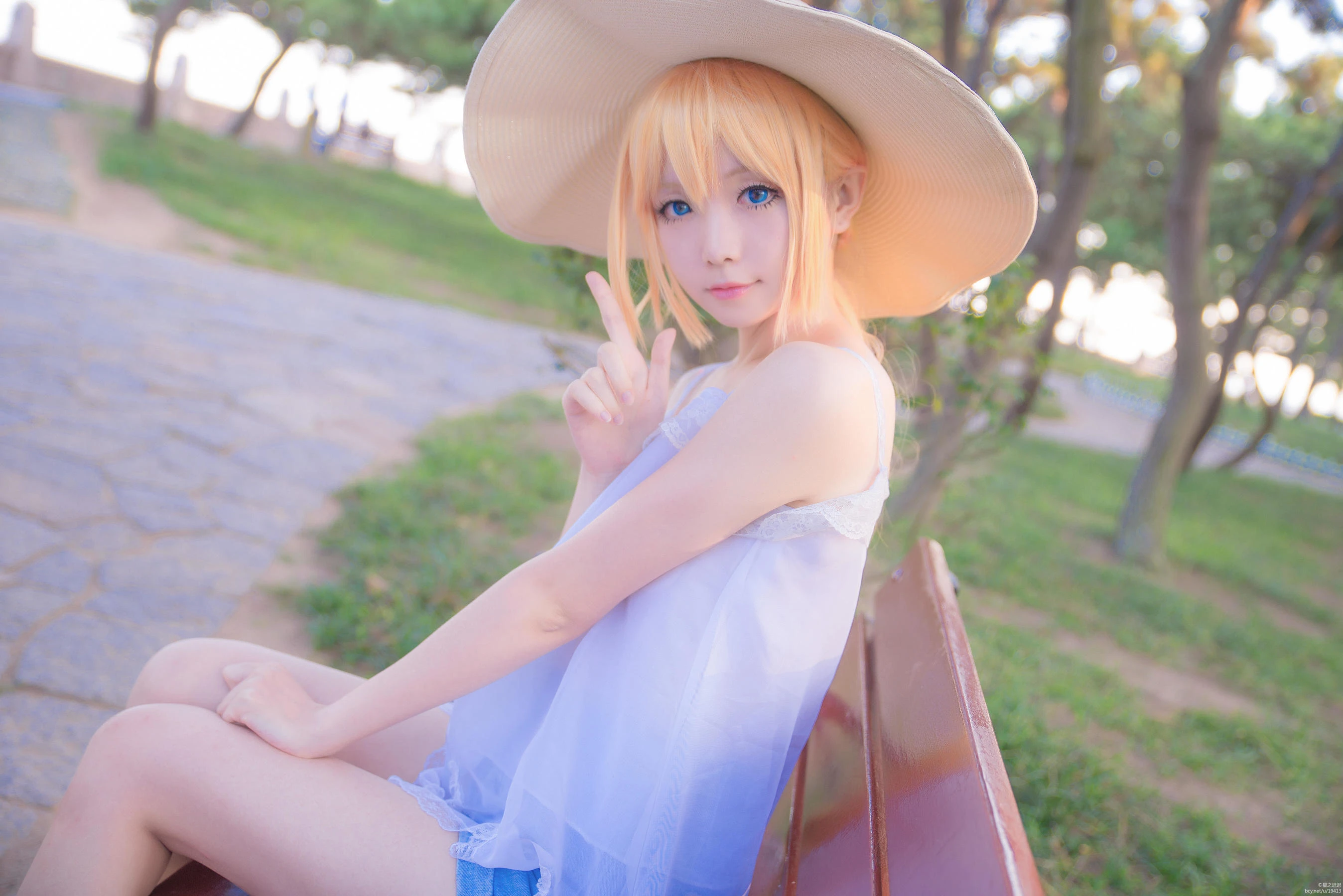 [Showgirl]何莉婷私房大圖美圖珍藏：何莉婷火辣演繹蜂腰完美魅力凸顯寫真藝術 - 6
