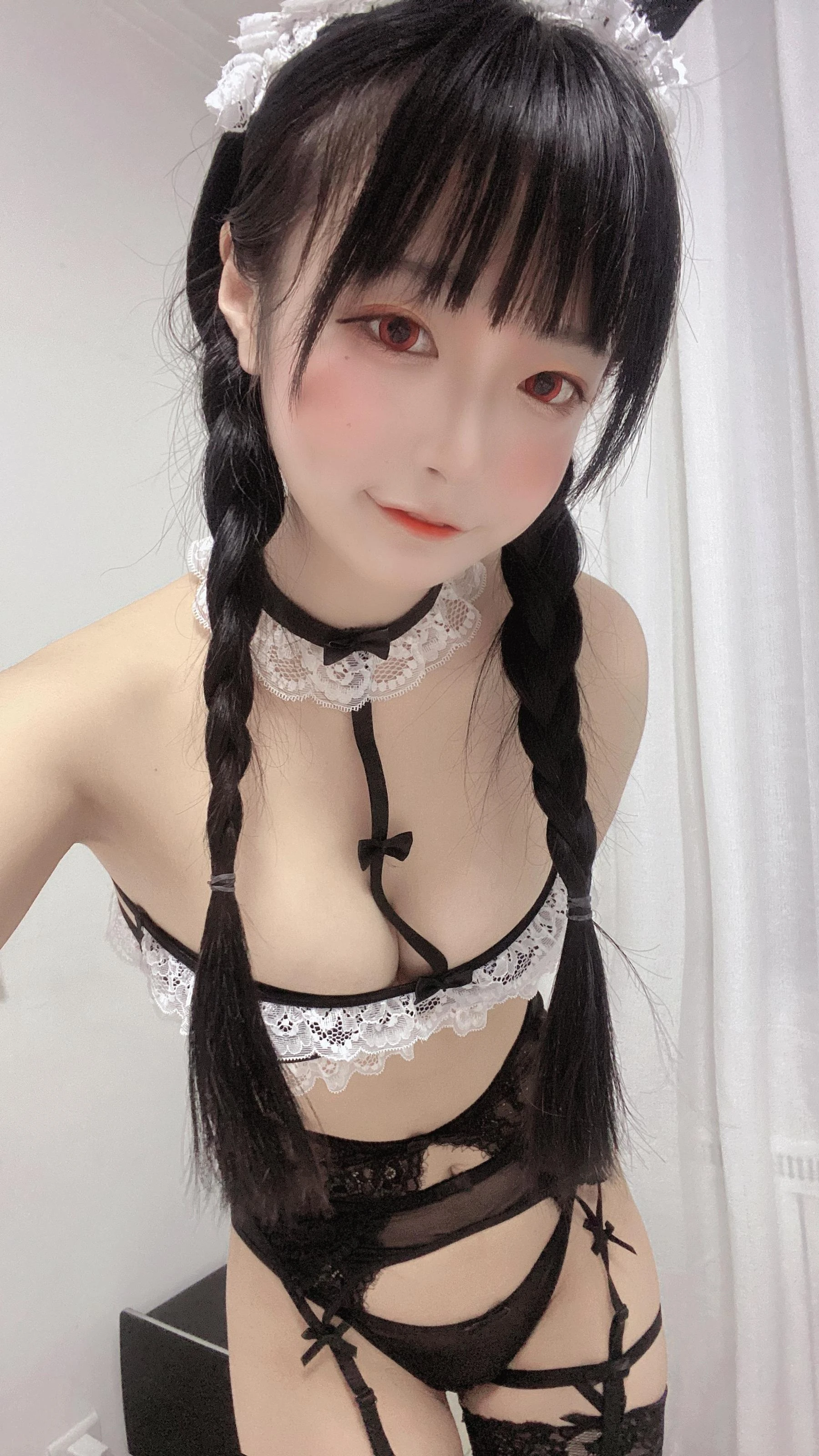 [主播]高雨含美圖攝影大師作：高雨含性感於寫真館展現蜂腰風採大圖演繹 - 1