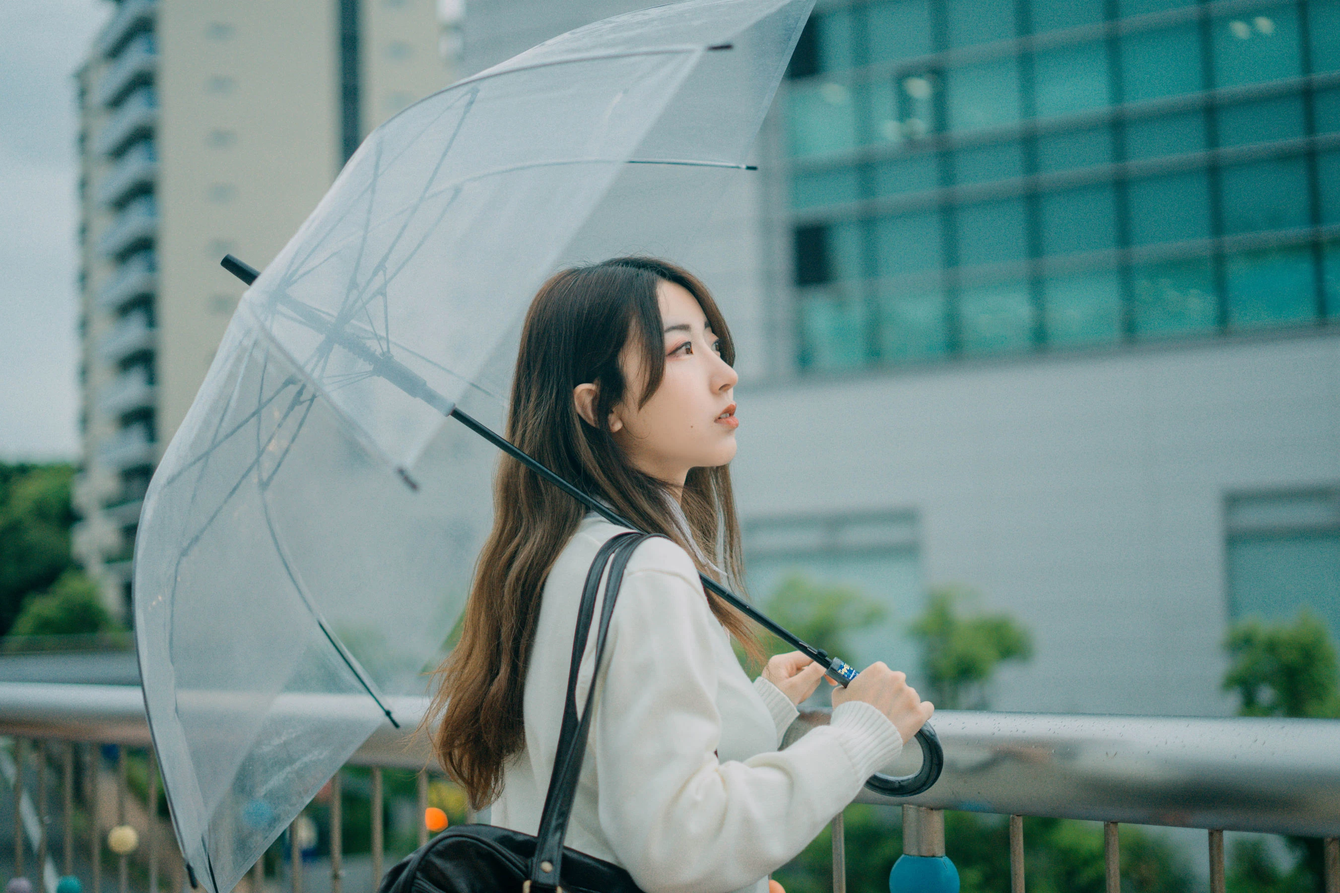 [藝人]曾思雨大片圖集精選：曾思雨清純風情於寫真館展現身材曲線獨家攝影 - 1