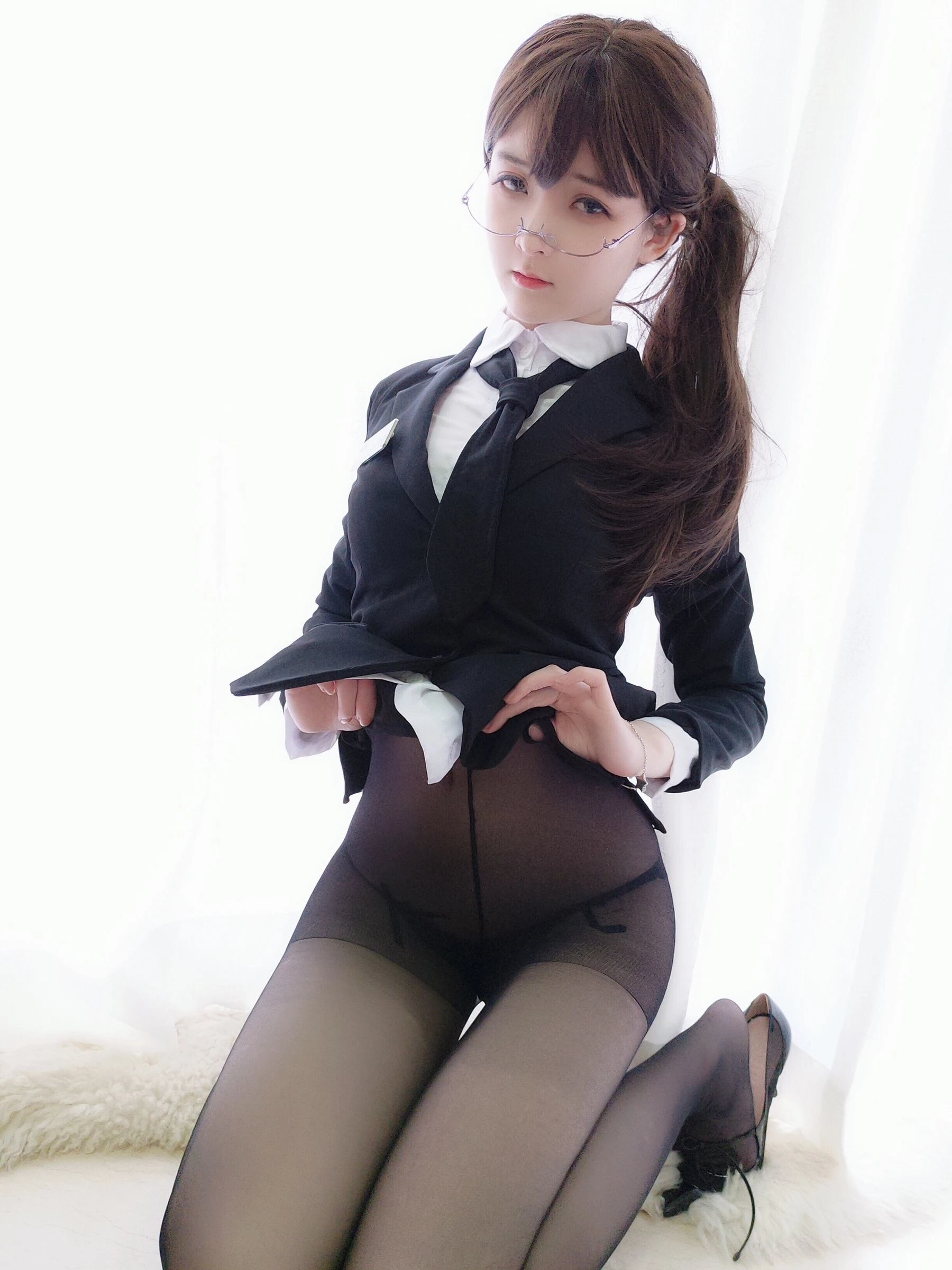 [美模]李雅琪李雅琪街拍高清大片：性感風採釋放美腿誘惑凸顯寫真大片 - 1