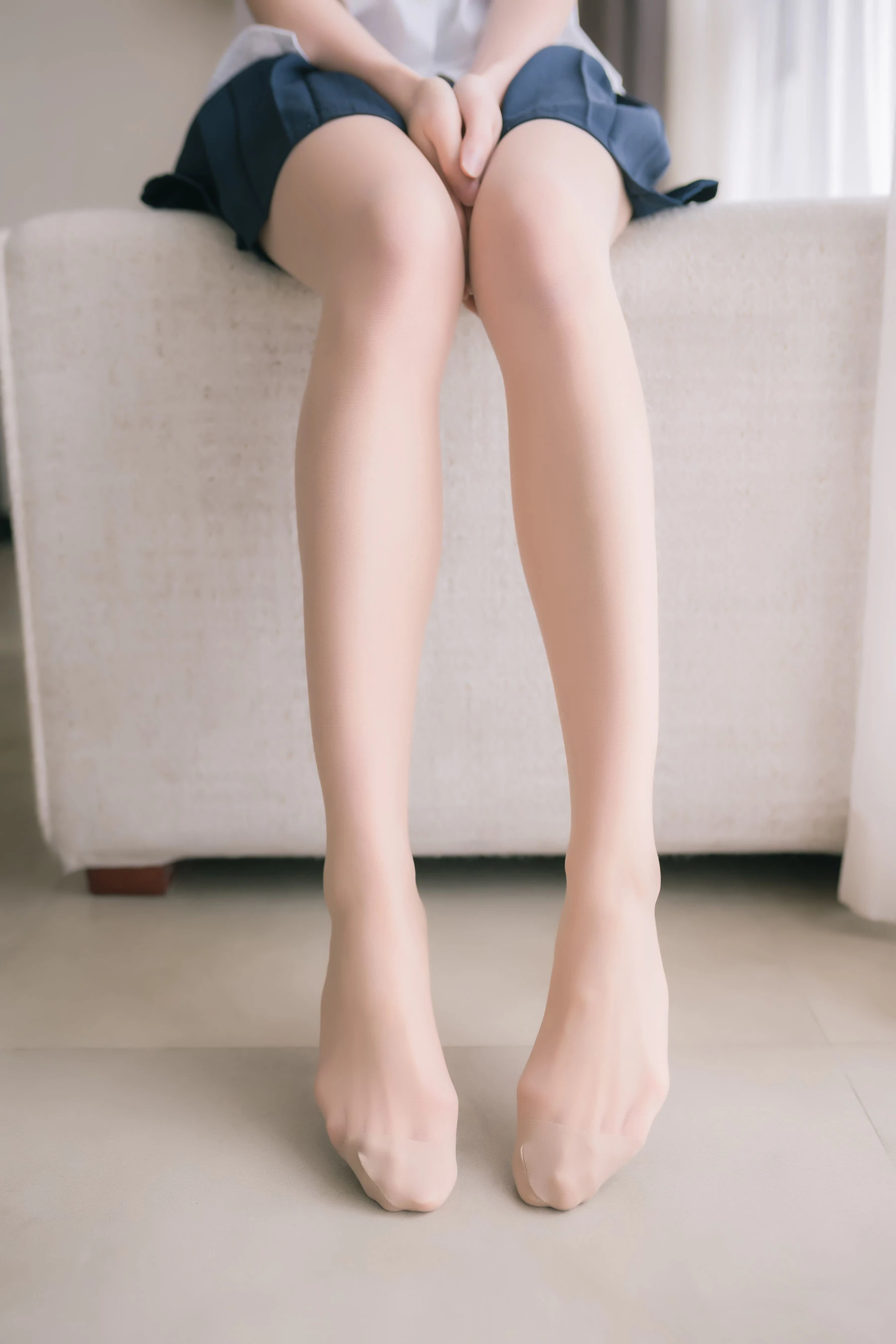 [主播]梁思雨梁思雨街拍超清寫真：魅惑氣質釋放美胸誘惑凸顯寫真大片 - 5
