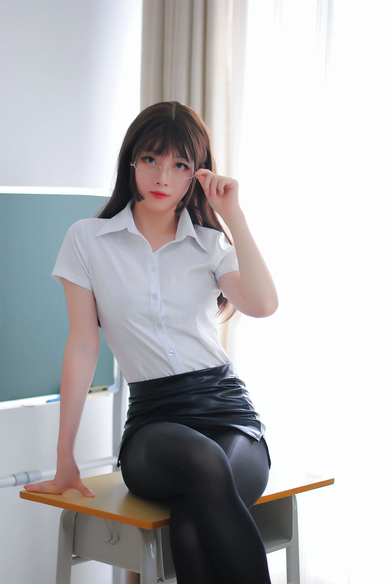 [麻豆]高雅怡寫真攝影大師作：高雅怡甜美於攝影棚綻放蜂腰風情高清演繹 - 1