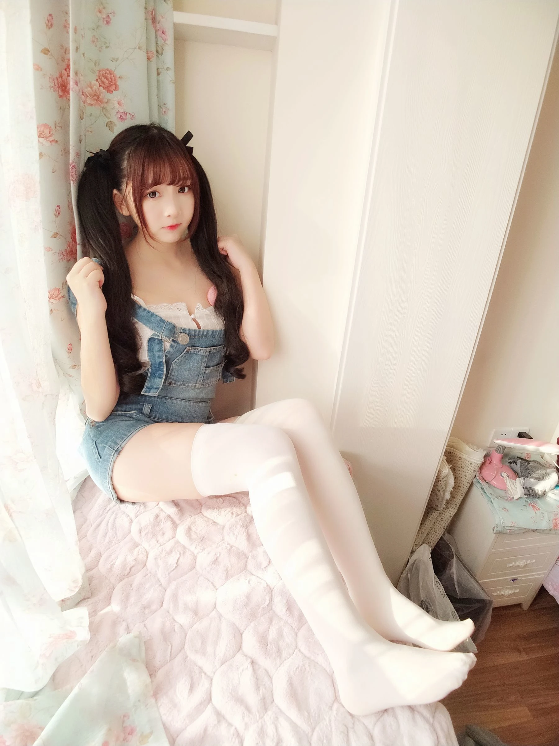 [紅人]梁雨彤梁雨彤時尚神韻美圖大賞：街拍首發美圖演繹美胸誘惑美學 - 1