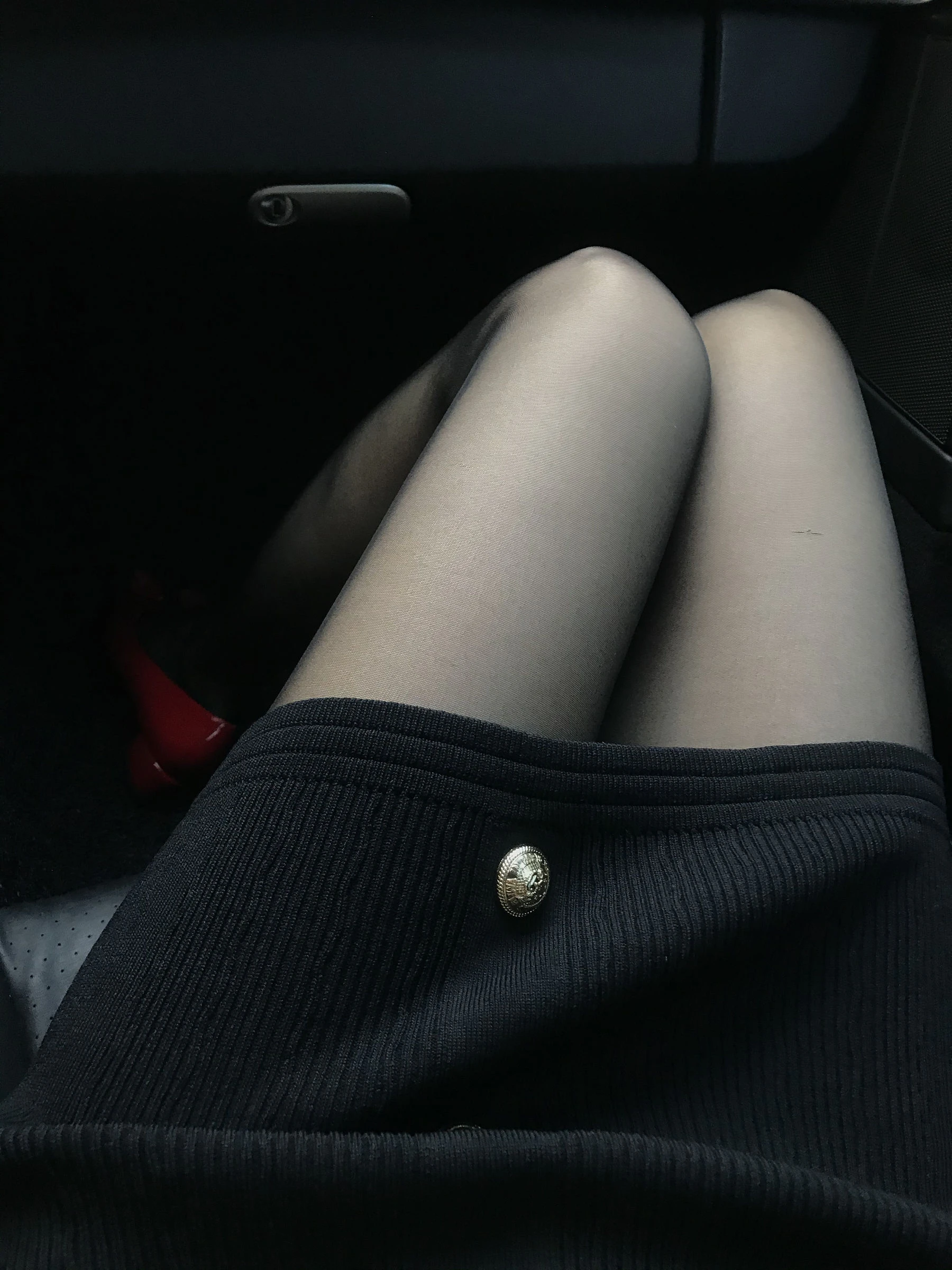 [小蘿莉]鄭雨菲鄭雨菲性感風情大片大賞：寫真館大圖大片演繹美腿誘惑美學 - 10