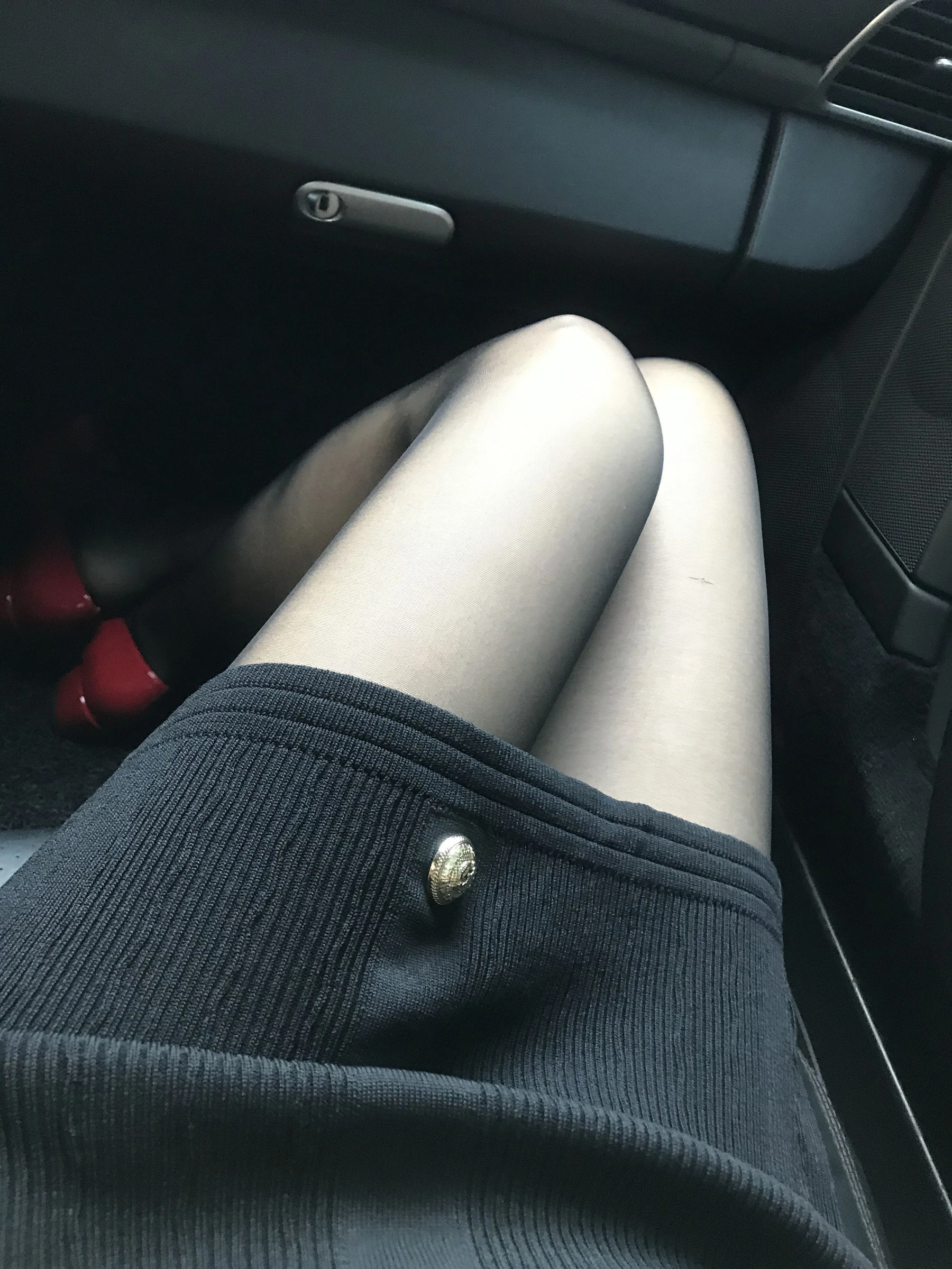 [小蘿莉]鄭雨菲鄭雨菲性感風情大片大賞：寫真館大圖大片演繹美腿誘惑美學 - 11