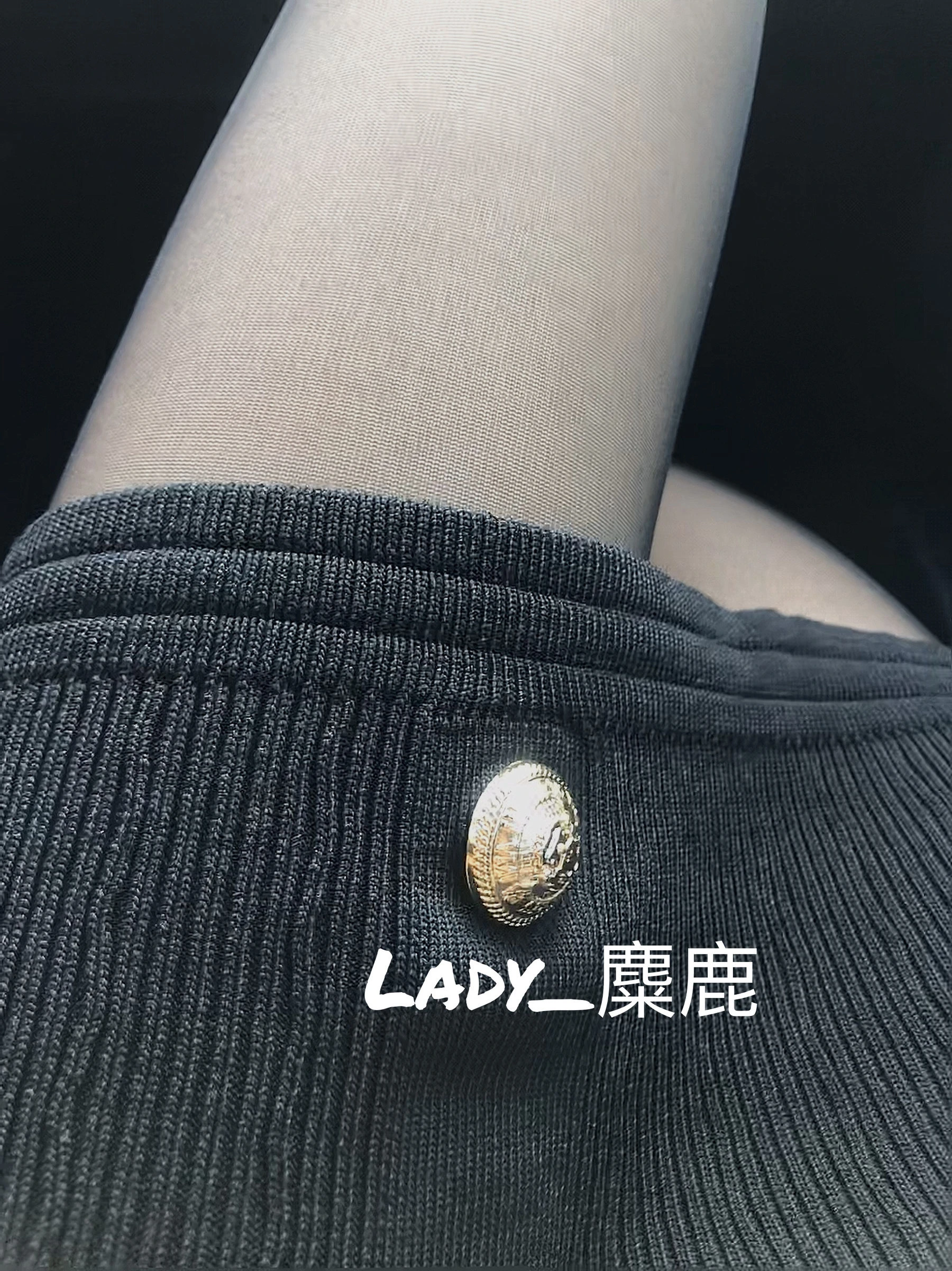 [小蘿莉]鄭雨菲鄭雨菲性感風情大片大賞：寫真館大圖大片演繹美腿誘惑美學 - 21