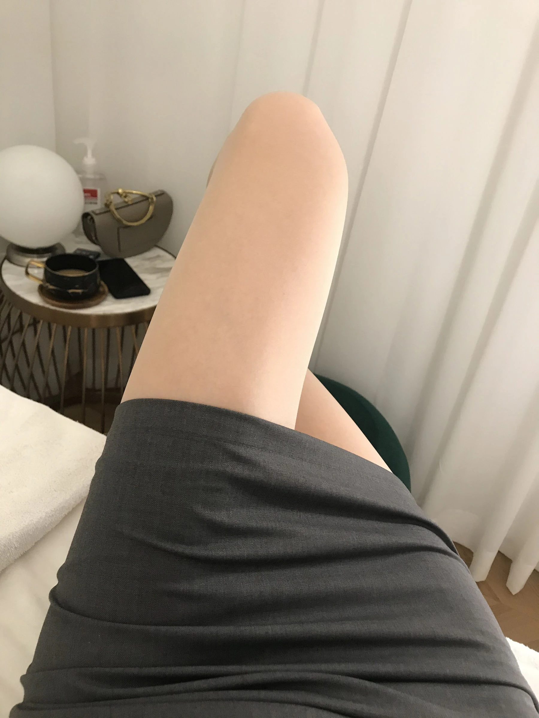 [小蘿莉]鄭雨菲鄭雨菲性感風情大片大賞：寫真館大圖大片演繹美腿誘惑美學 - 45