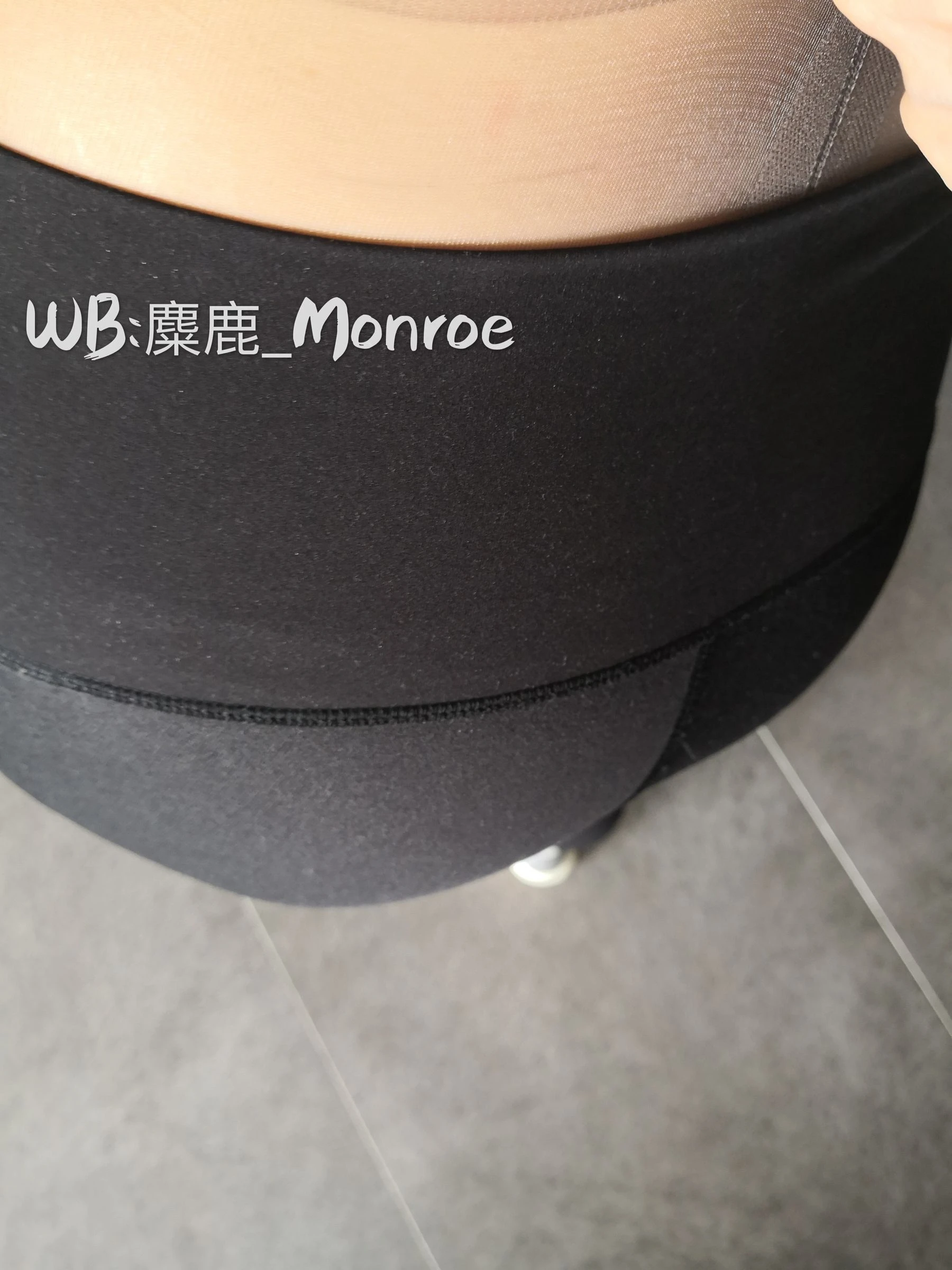 [小蘿莉]鄭雨菲鄭雨菲性感風情大片大賞：寫真館大圖大片演繹美腿誘惑美學 - 5