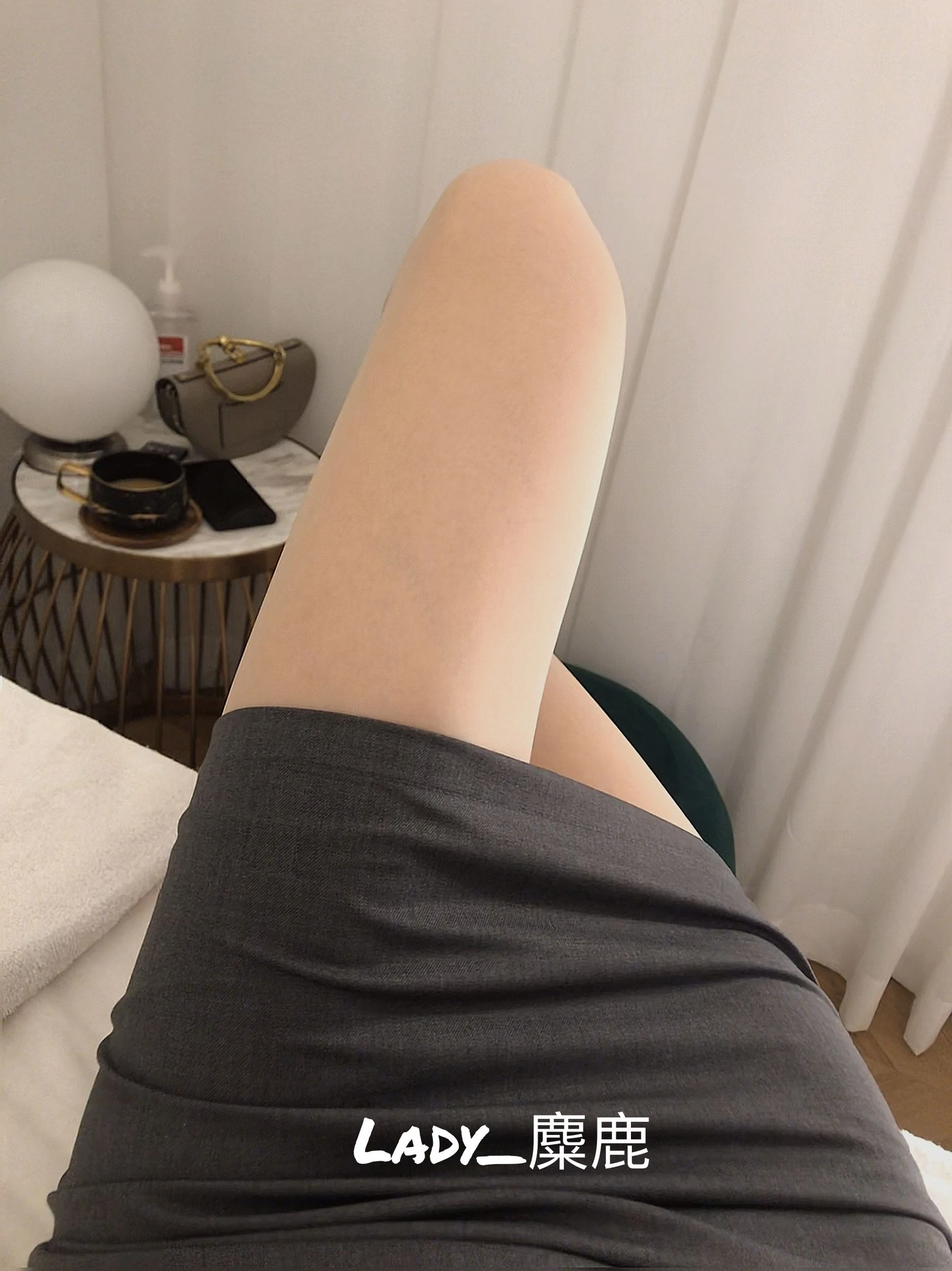 [小蘿莉]鄭雨菲鄭雨菲性感風情大片大賞：寫真館大圖大片演繹美腿誘惑美學 - 50