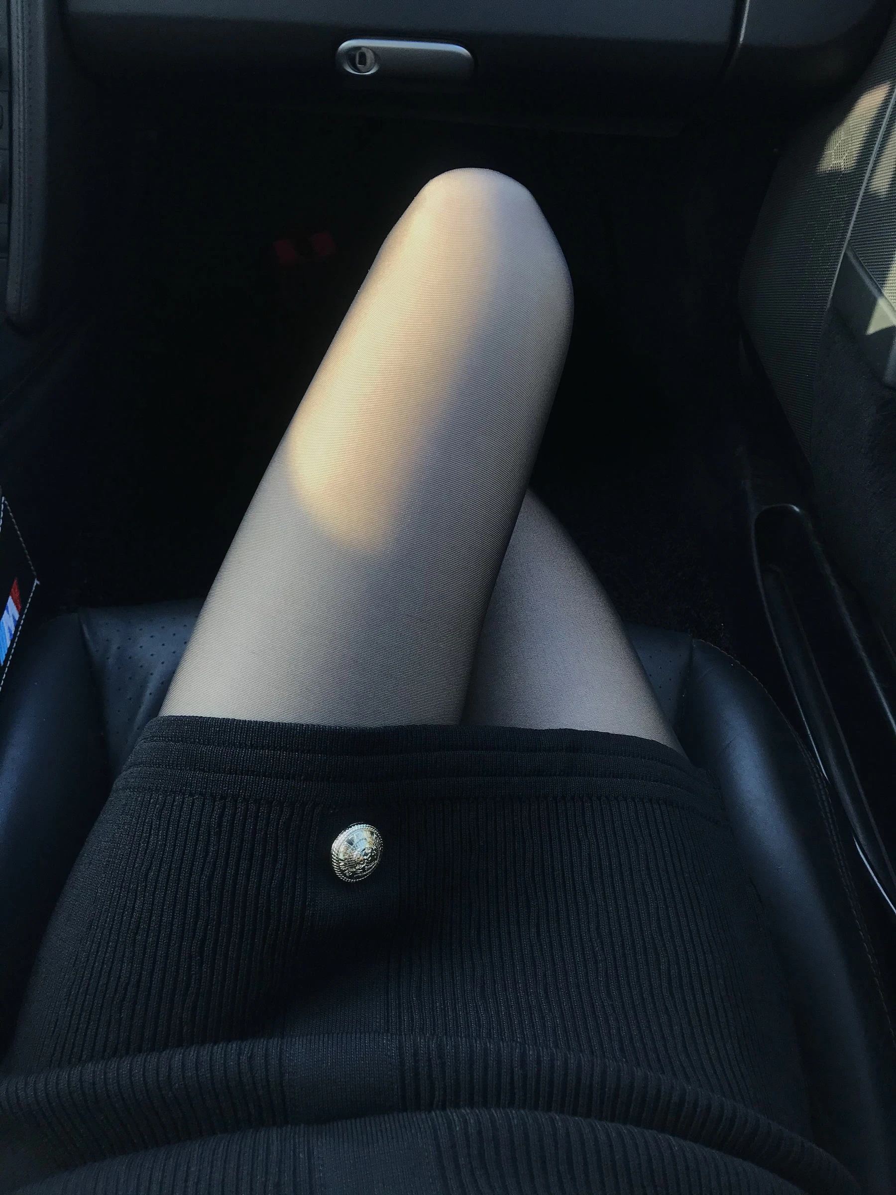 [小蘿莉]鄭雨菲鄭雨菲性感風情大片大賞：寫真館大圖大片演繹美腿誘惑美學 - 9