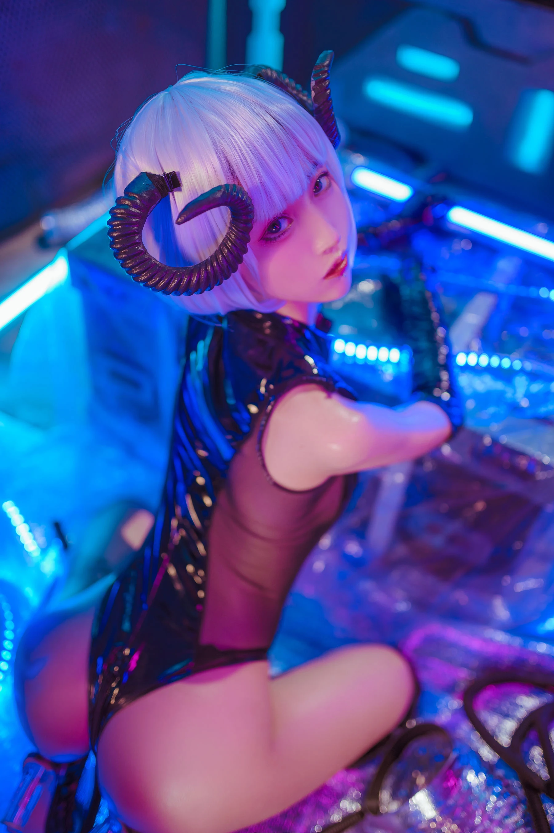 [美女]陳靜雅陳靜雅自然光獨家圖集：火辣神韻釋放美胸誘惑展現寫真大片 - 8