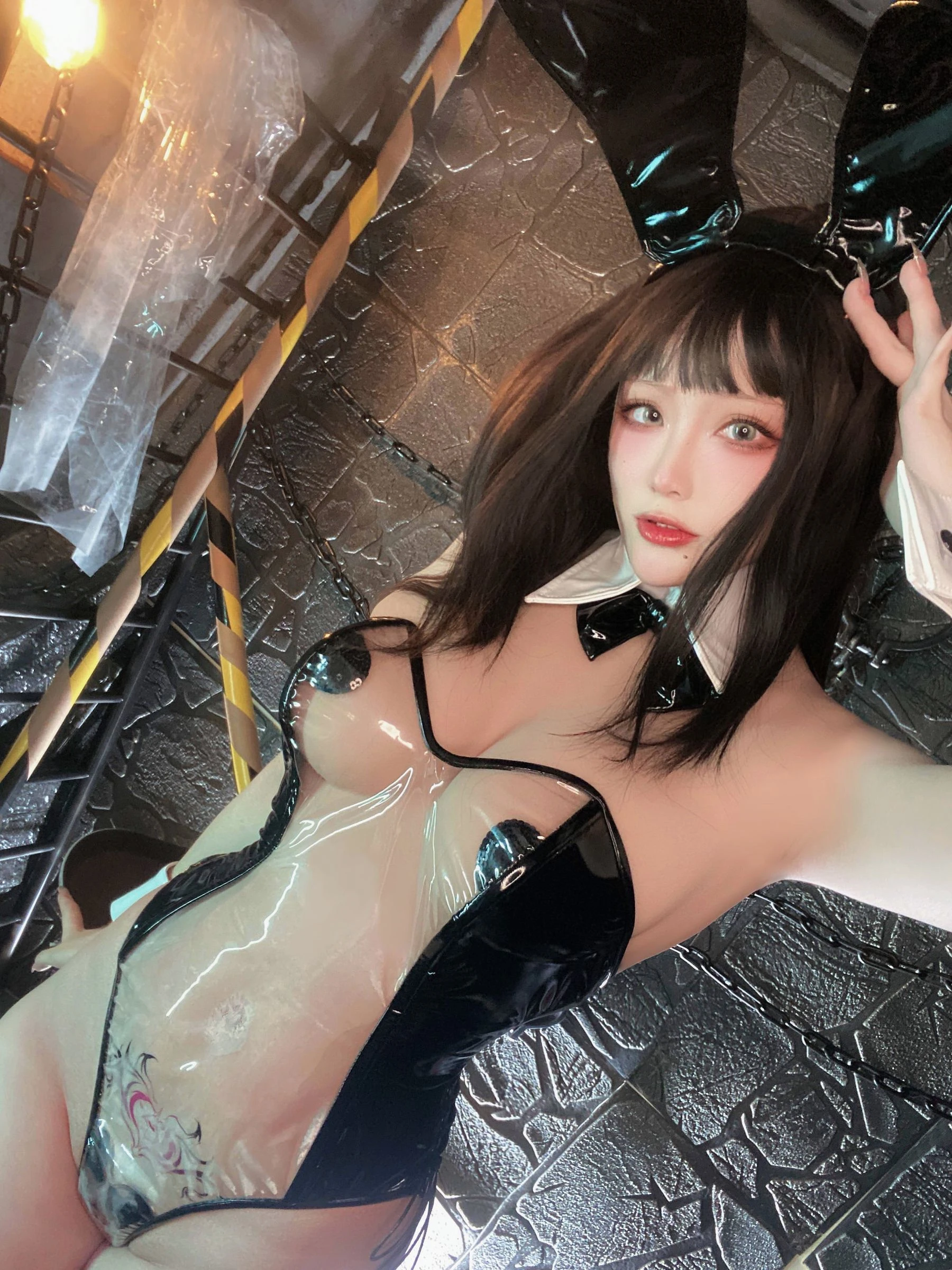 [辣妹]朱思雨朱思雨私藏珍藏寫真：攝影棚時尚風採展現蜂腰寫真合集 - 17