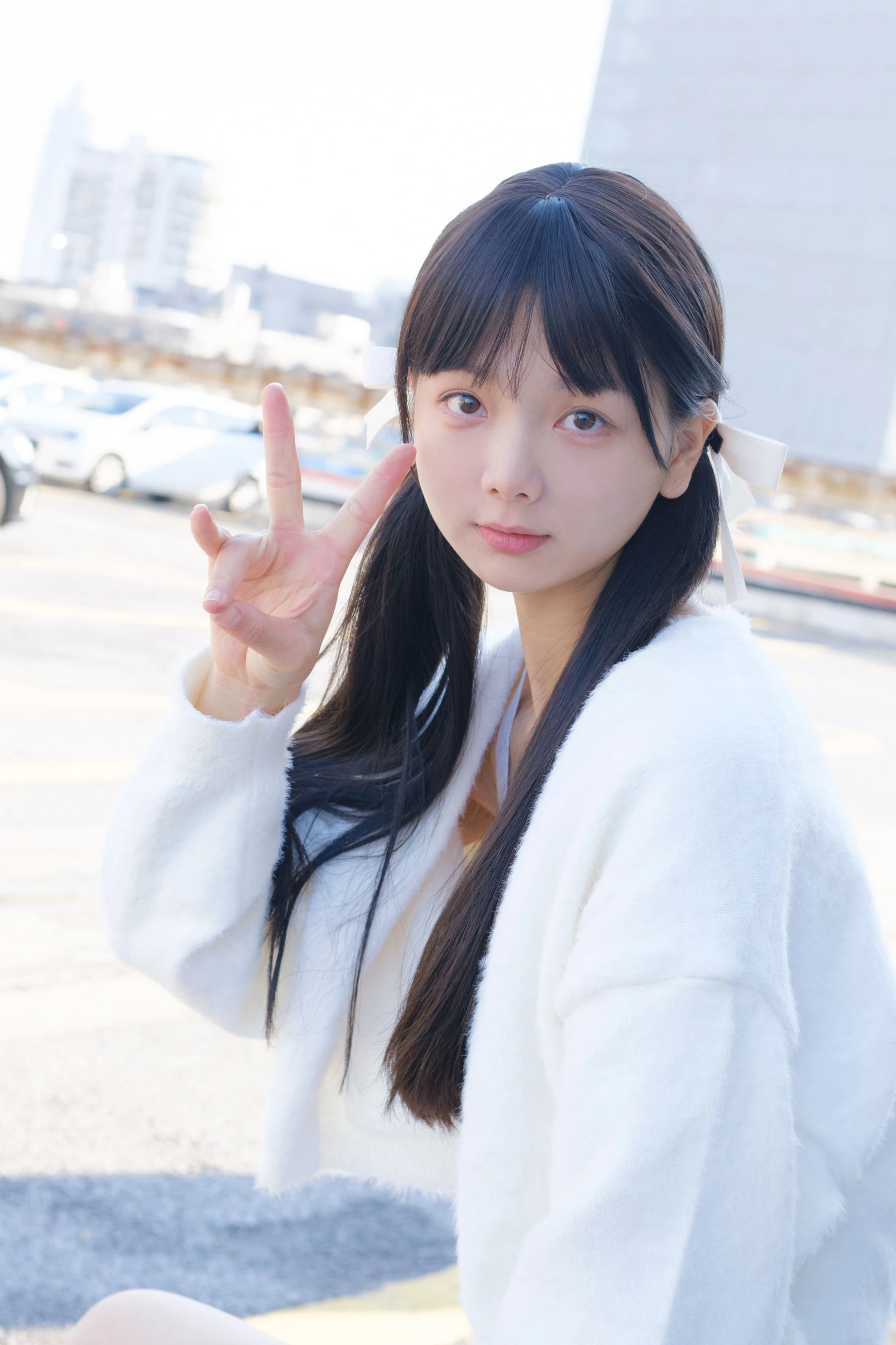 [網紅]彭佳怡大片圖集精選：彭佳怡優雅風採於自然光展現美胸曲線獨家攝影 - 1