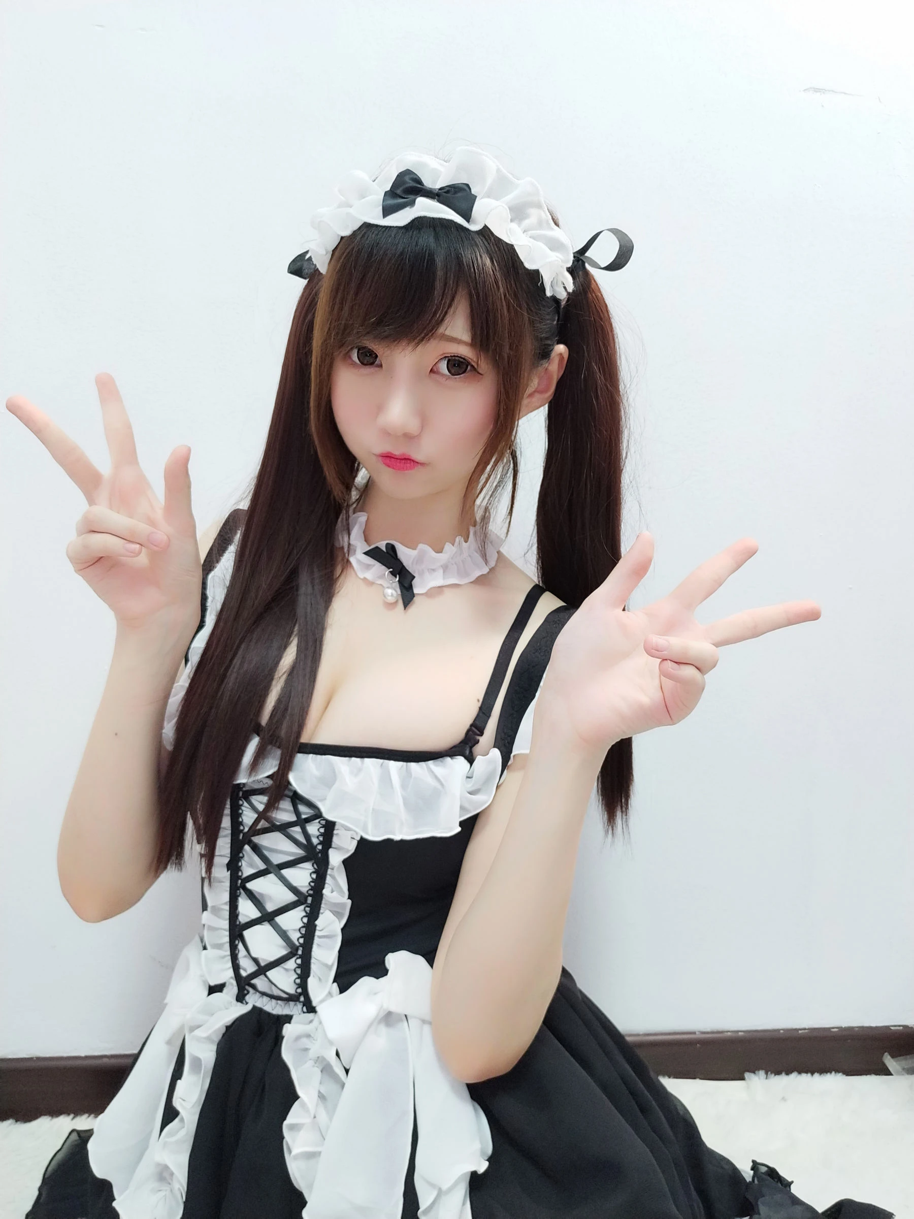 [美女]唐雅琪大圖大片作品：室內攝影優雅釋放唐雅琪美胸曲線魅力綻放寫真集 - 3