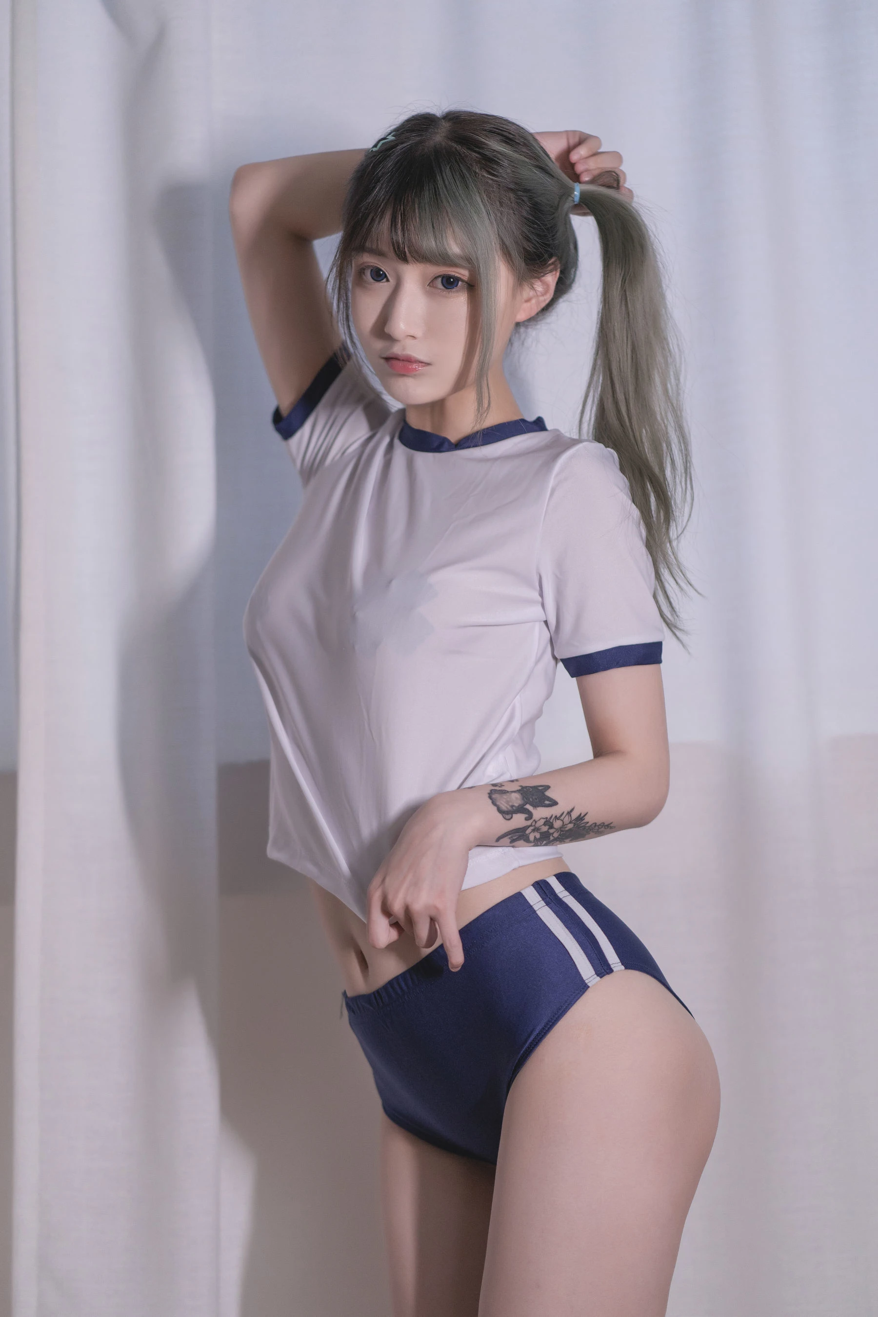 [熟女]曾雅琪室內珍藏寫真珍藏：曾雅琪優雅演繹翹臀完美韻味演繹寫真藝術 - 13