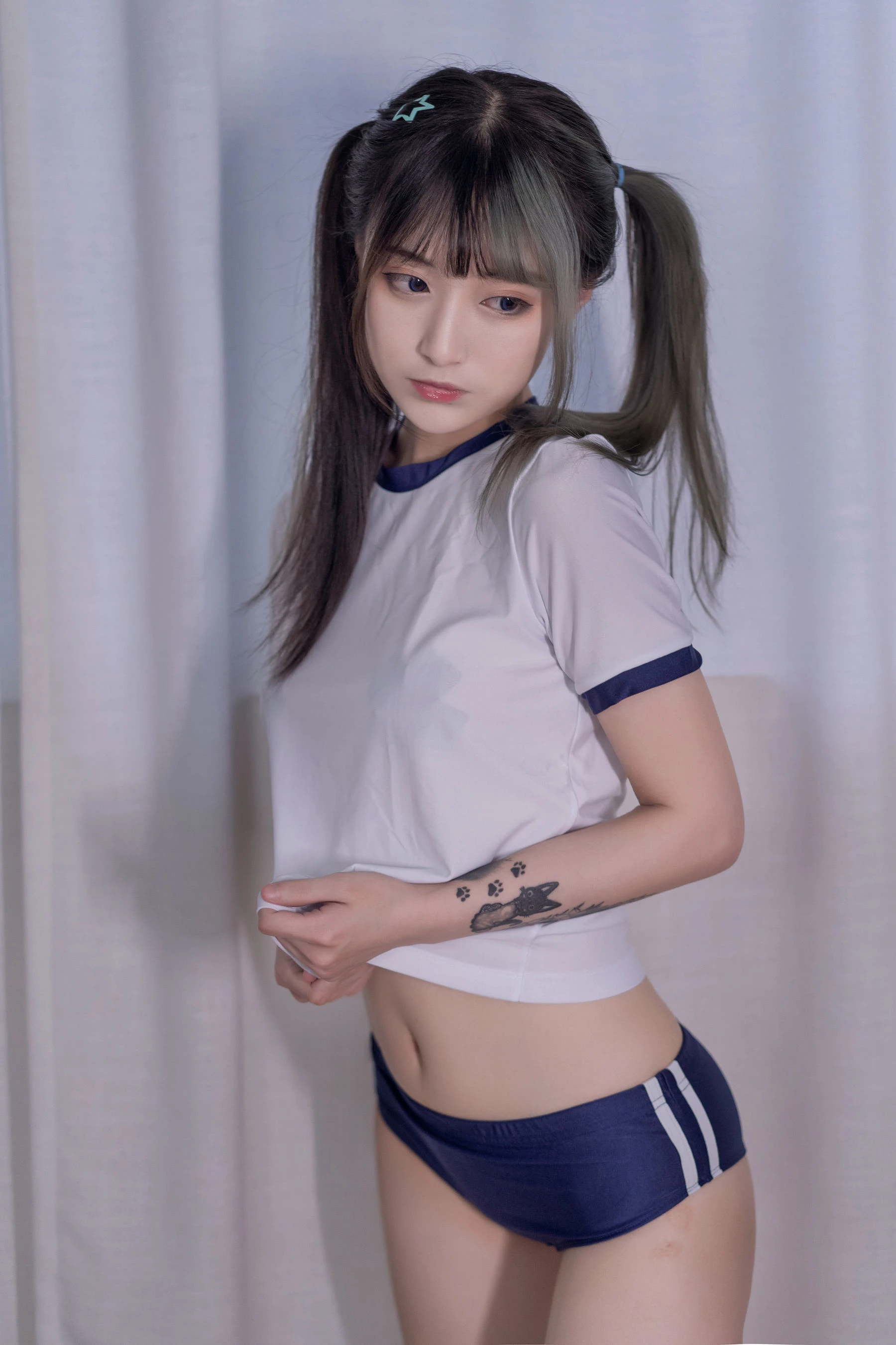 [熟女]曾雅琪室內珍藏寫真珍藏：曾雅琪優雅演繹翹臀完美韻味演繹寫真藝術 - 15