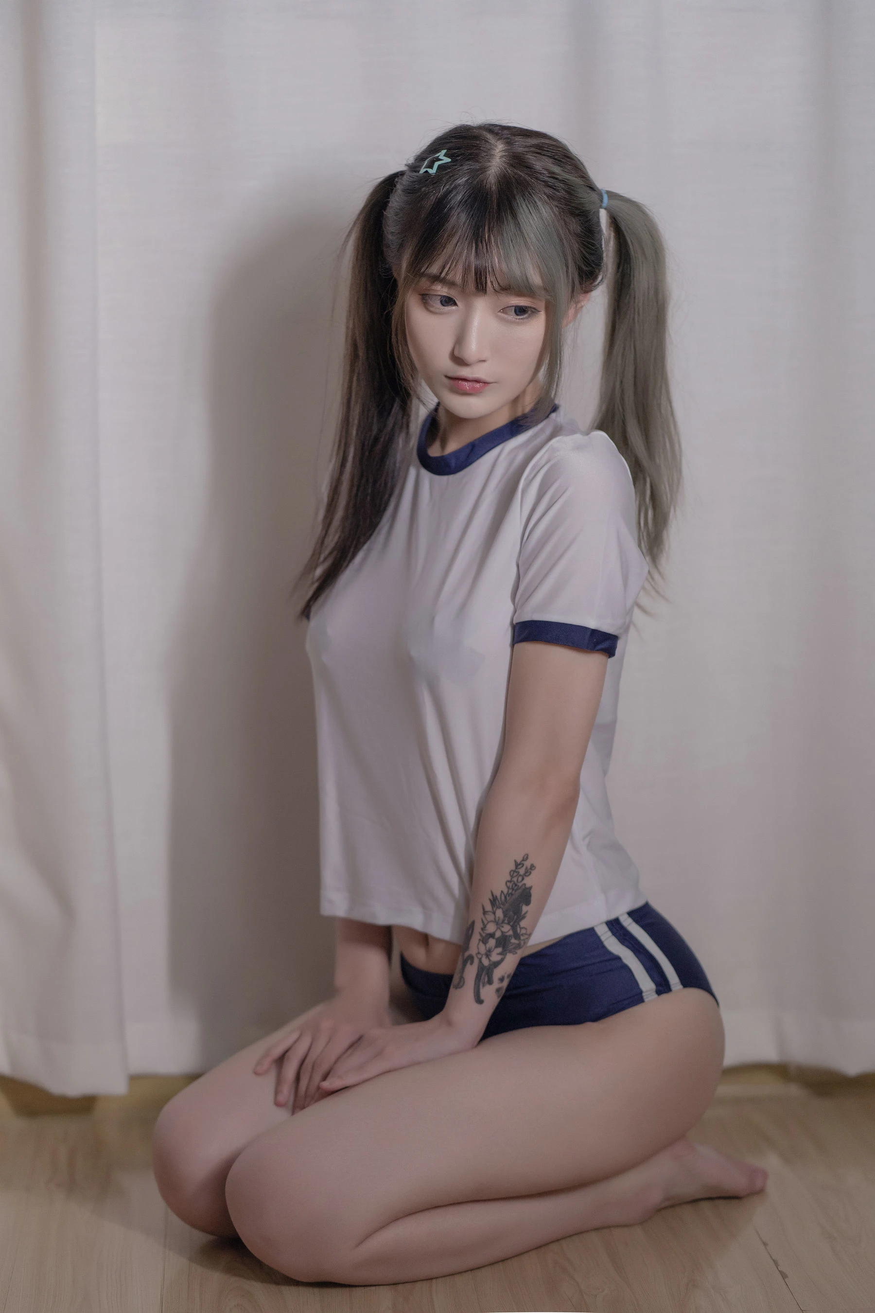 [熟女]曾雅琪室內珍藏寫真珍藏：曾雅琪優雅演繹翹臀完美韻味演繹寫真藝術 - 7