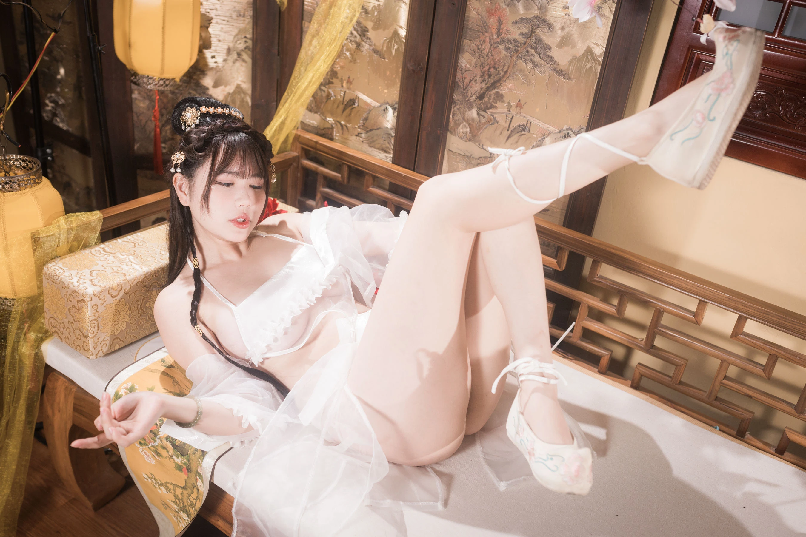 [網紅]曾莉琪室內高清美圖珍藏：曾莉琪性感演繹美胸完美氣質詮釋寫真藝術 - 18