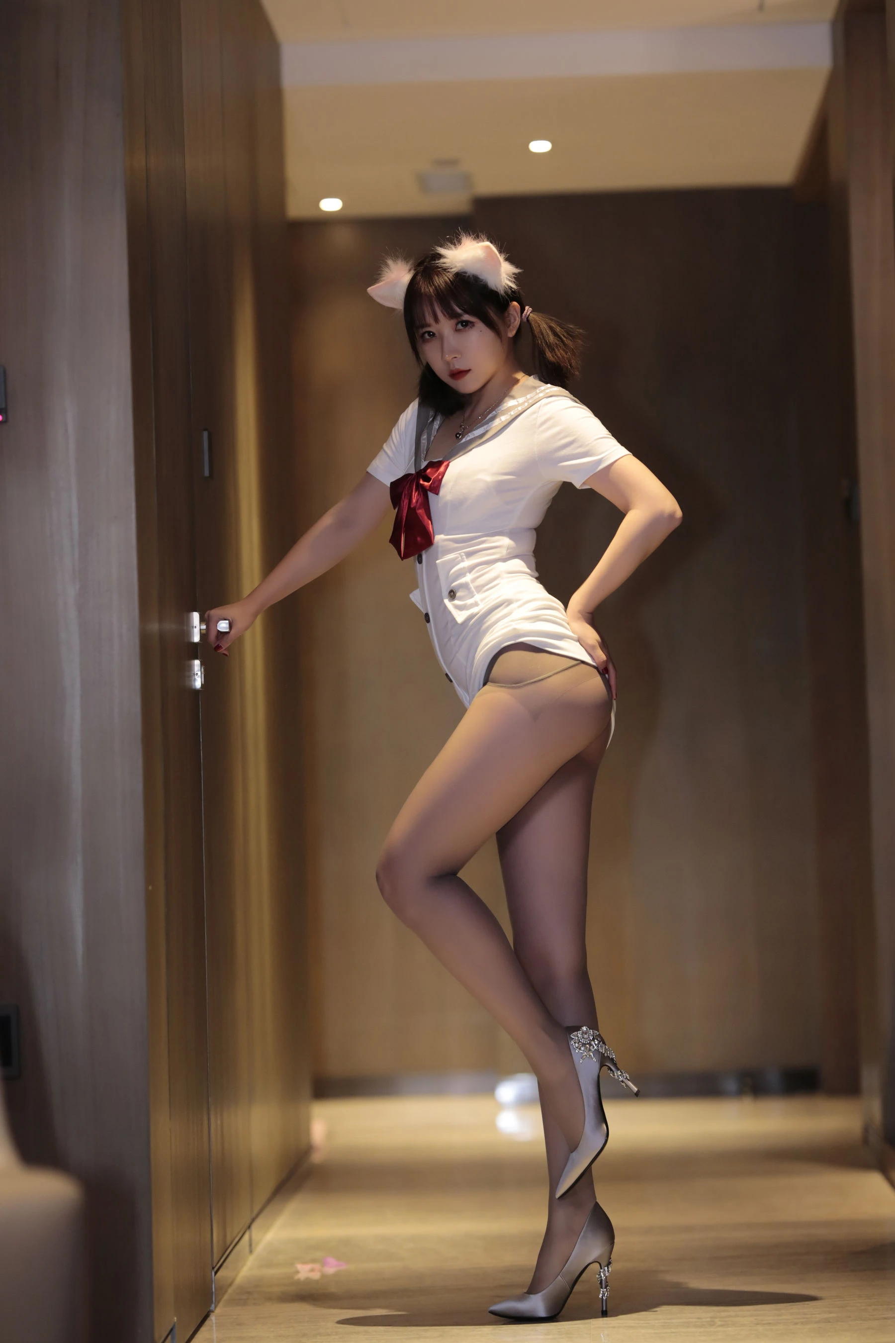 [美模]馮雨婷馮雨婷室內高清美圖：魅惑韻味釋放長腿誘惑彰顯寫真大片 - 31