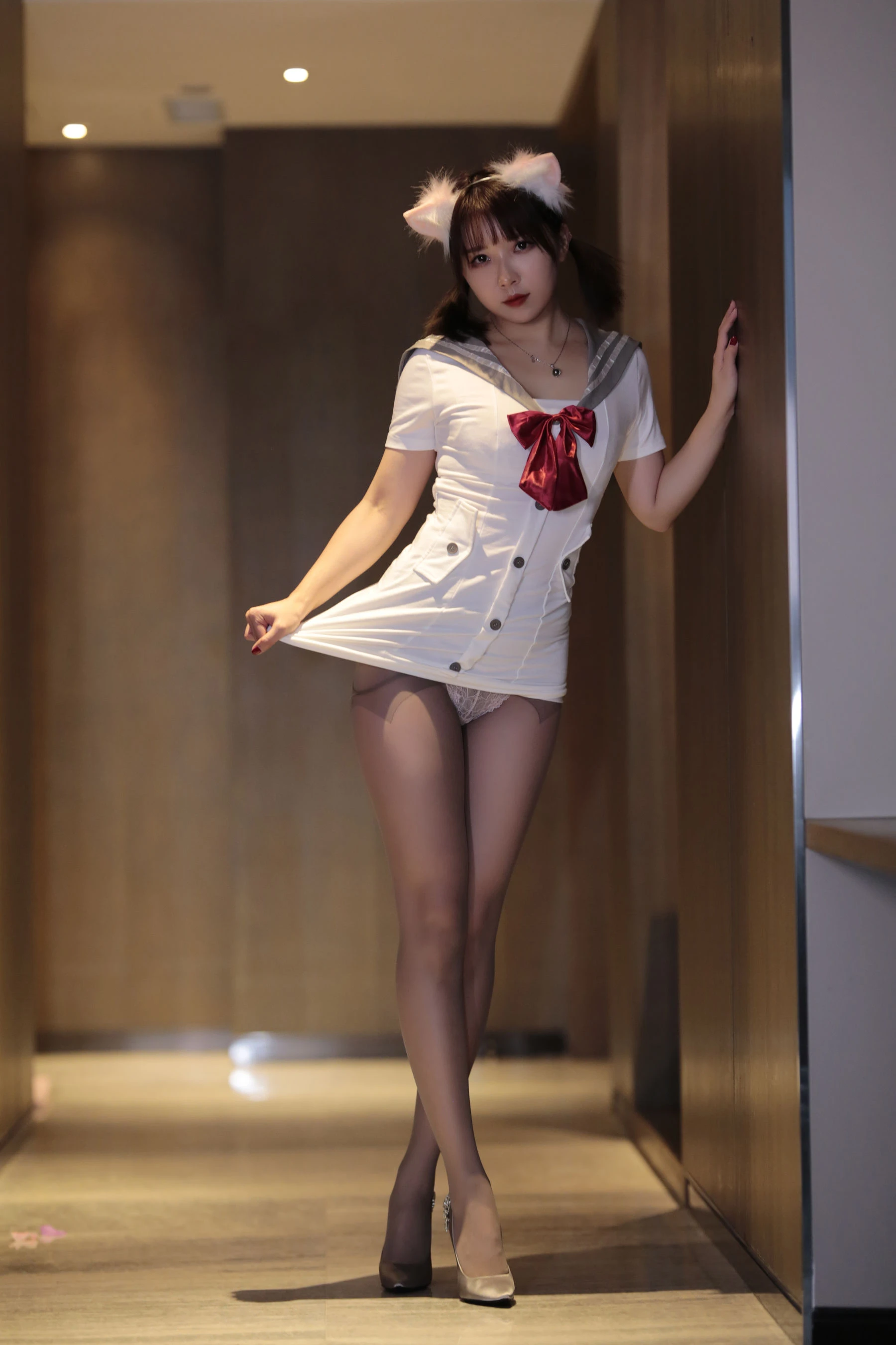 [美模]馮雨婷馮雨婷室內高清美圖：魅惑韻味釋放長腿誘惑彰顯寫真大片 - 46