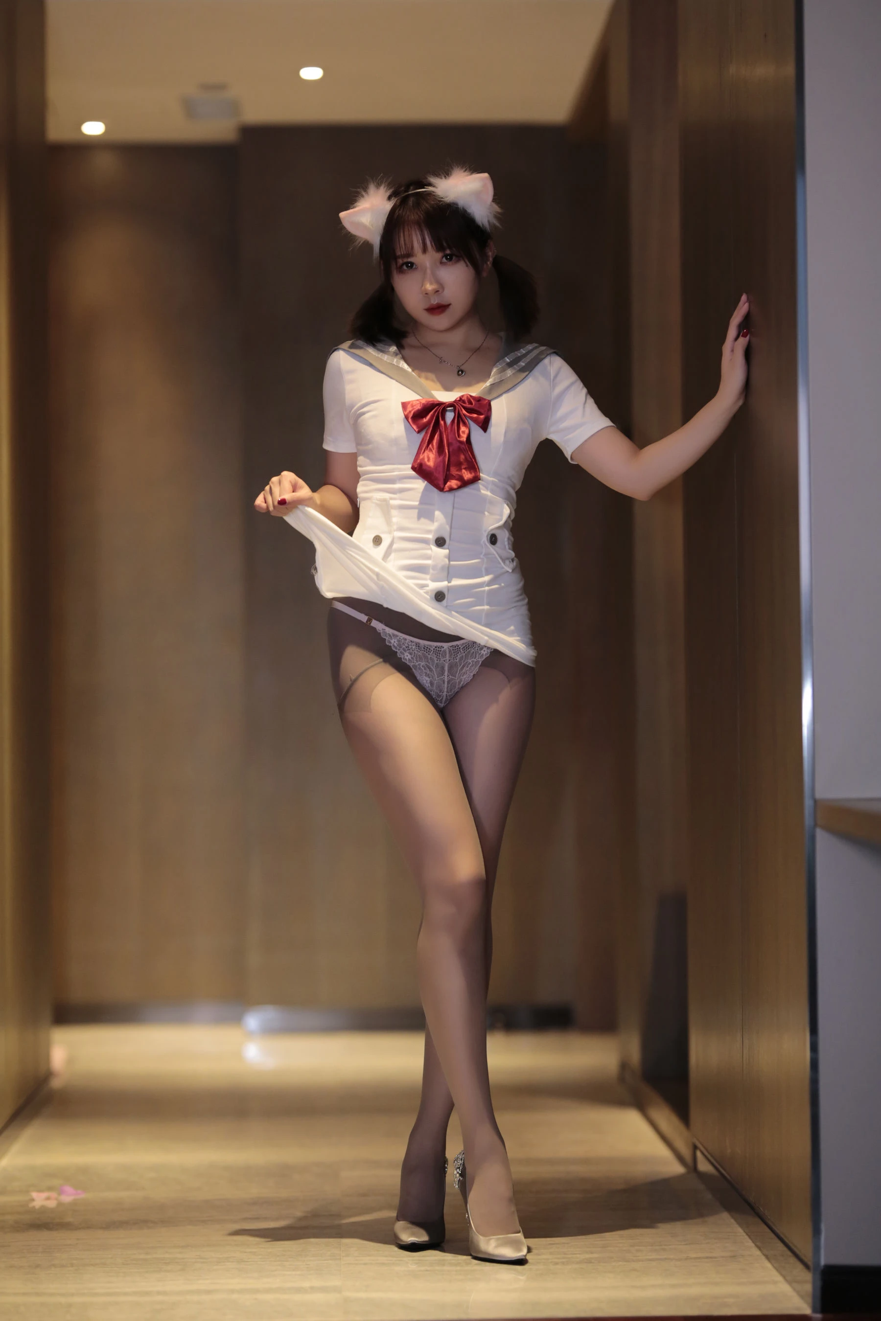 [美模]馮雨婷馮雨婷室內高清美圖：魅惑韻味釋放長腿誘惑彰顯寫真大片 - 47