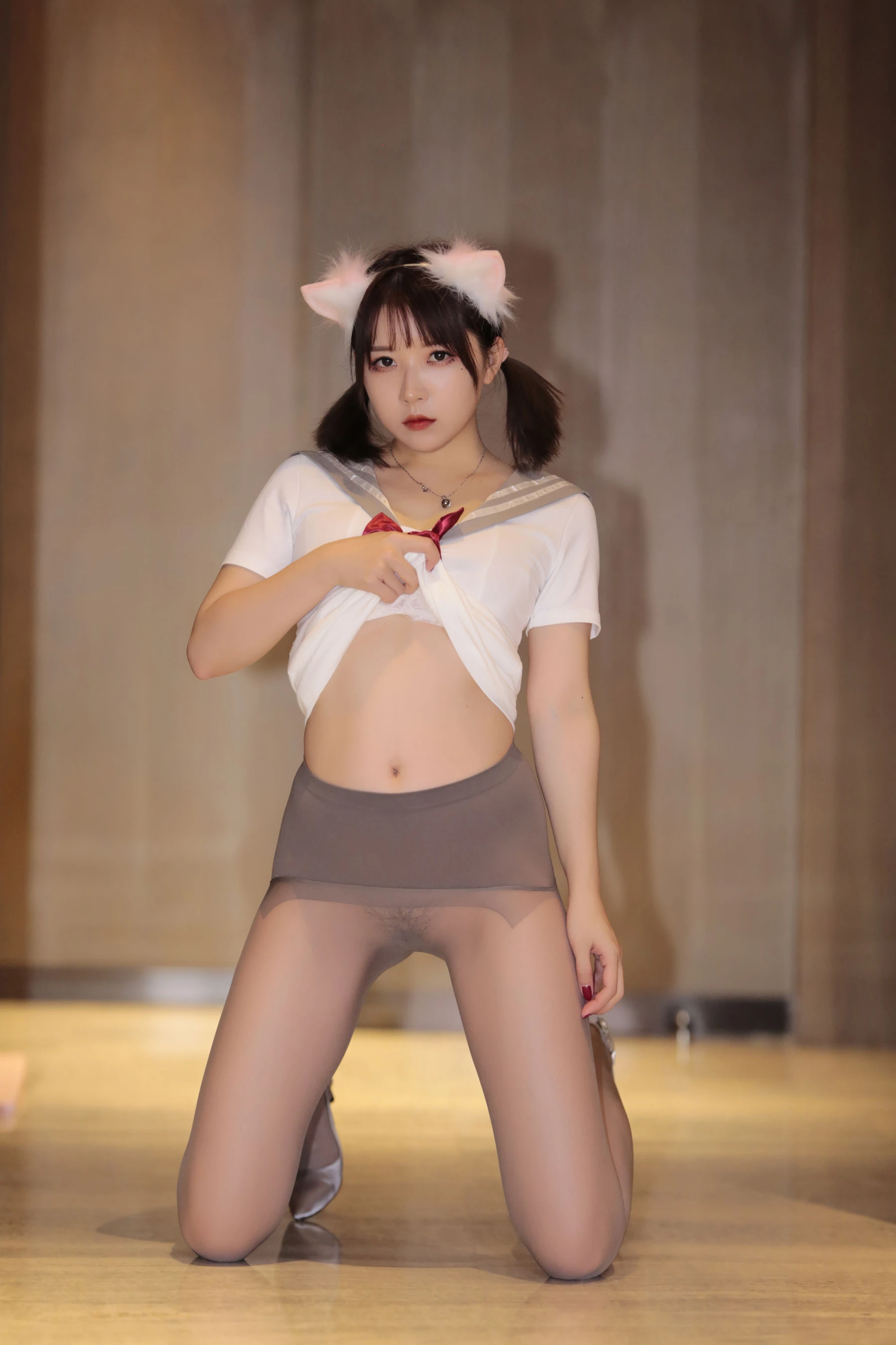 [美模]馮雨婷馮雨婷室內高清美圖：魅惑韻味釋放長腿誘惑彰顯寫真大片 - 84