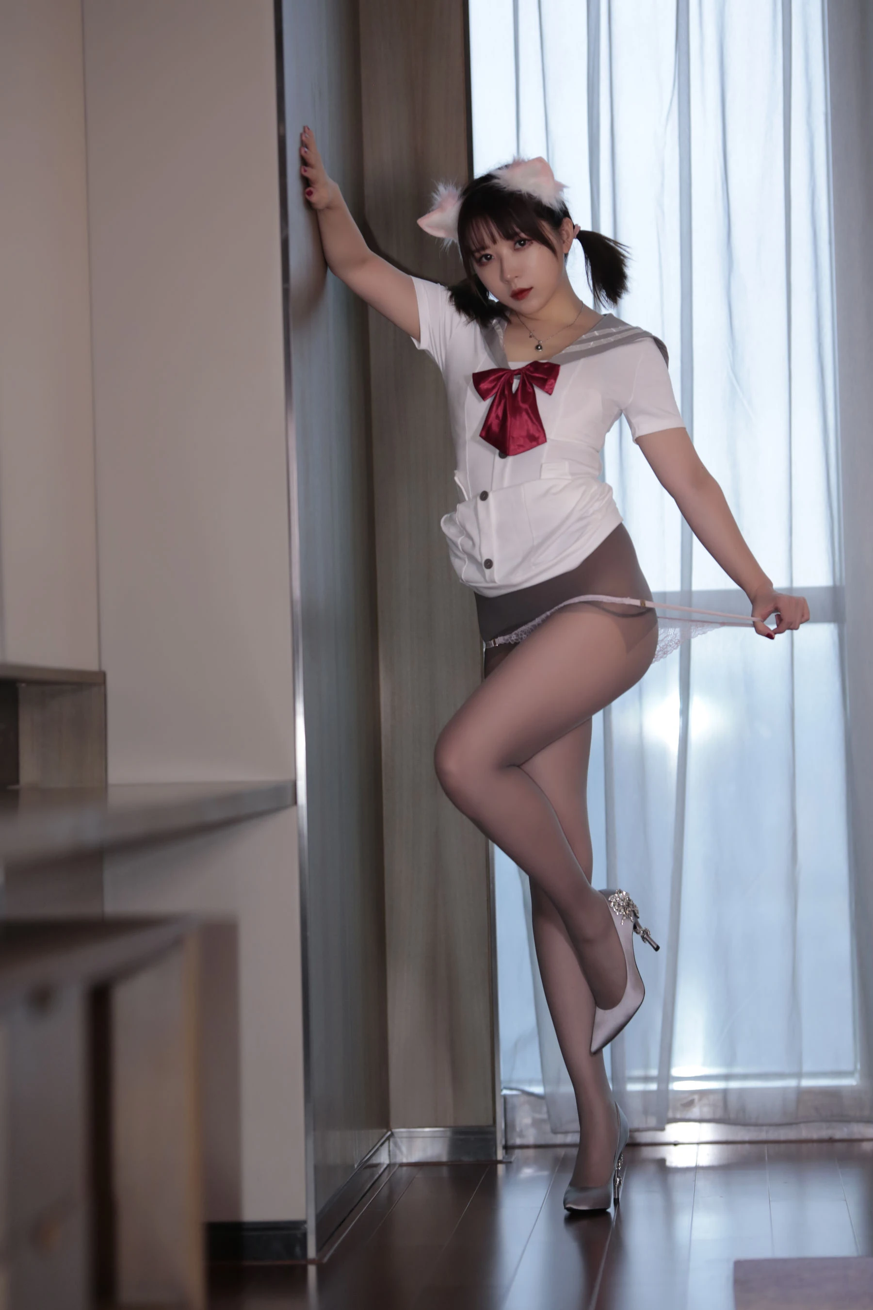 [美模]馮雨婷馮雨婷室內高清美圖：魅惑韻味釋放長腿誘惑彰顯寫真大片 - 86