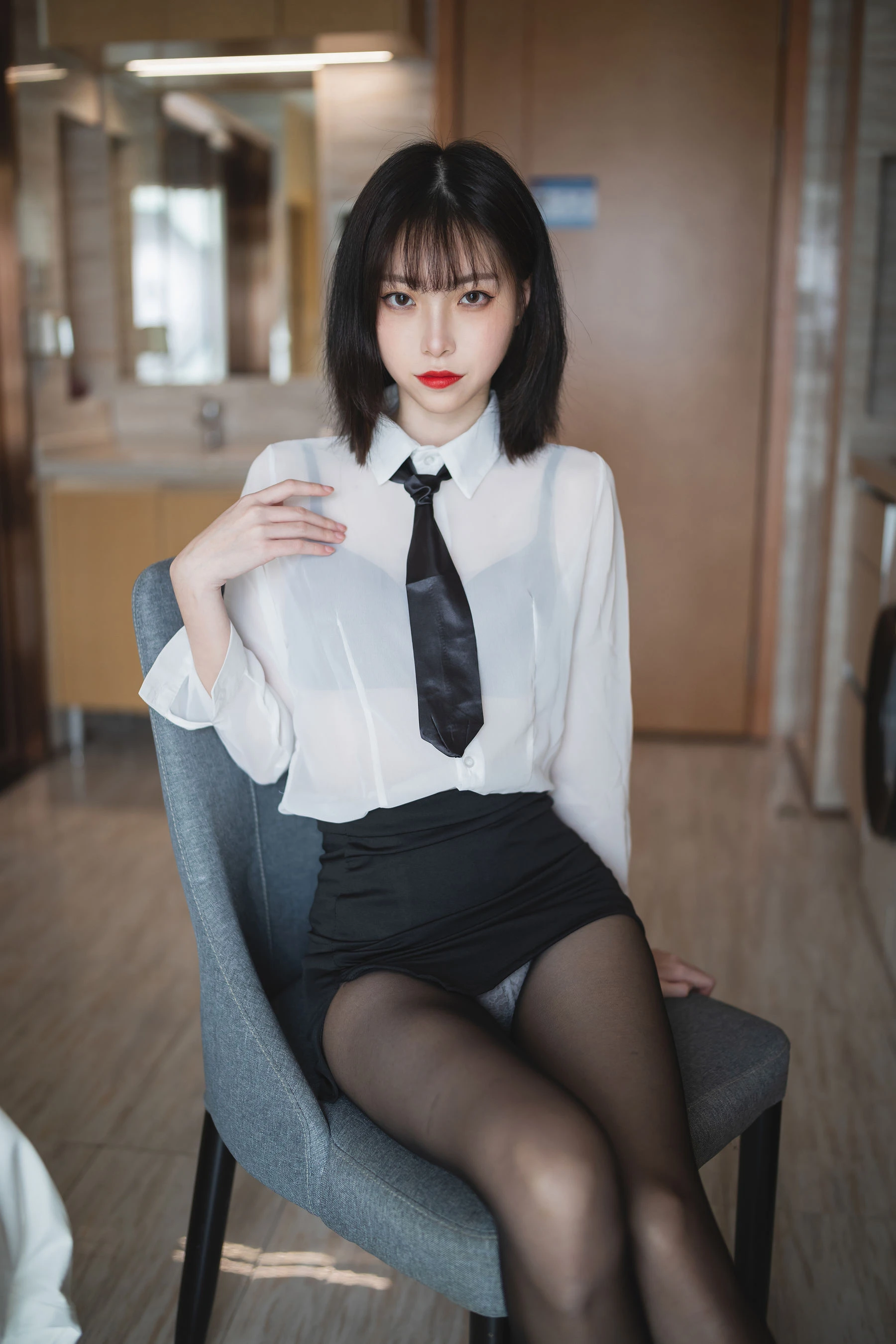 [模特]曾思瑤高清戶外藝術藝術：曾思瑤優雅格調凸顯蜂腰完美曲線寫真 - 2